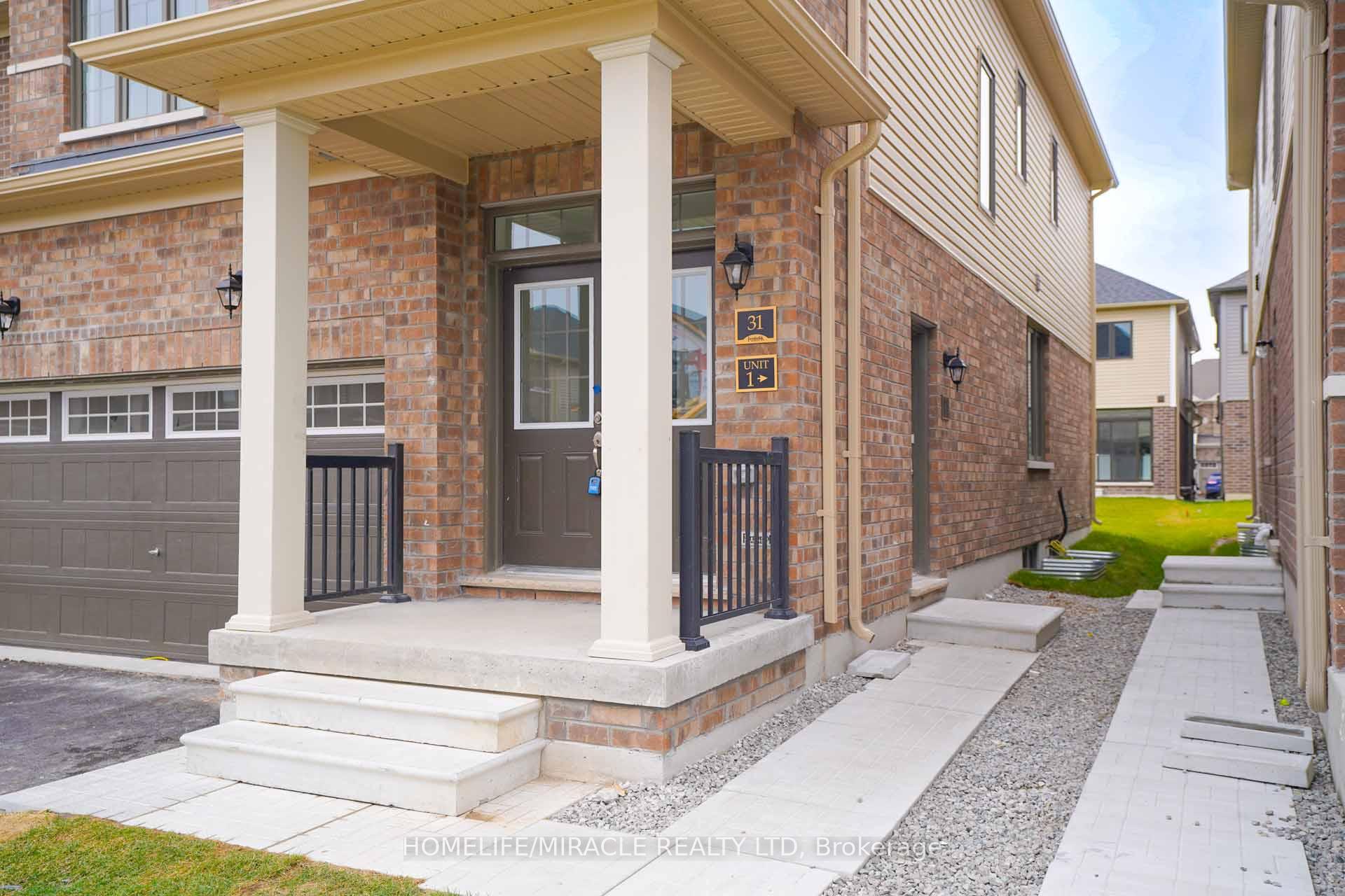 Photo 3 of Unit Lower, 31 Prudhoe Terrace, Barrie, Innis-Shore — HOMEH