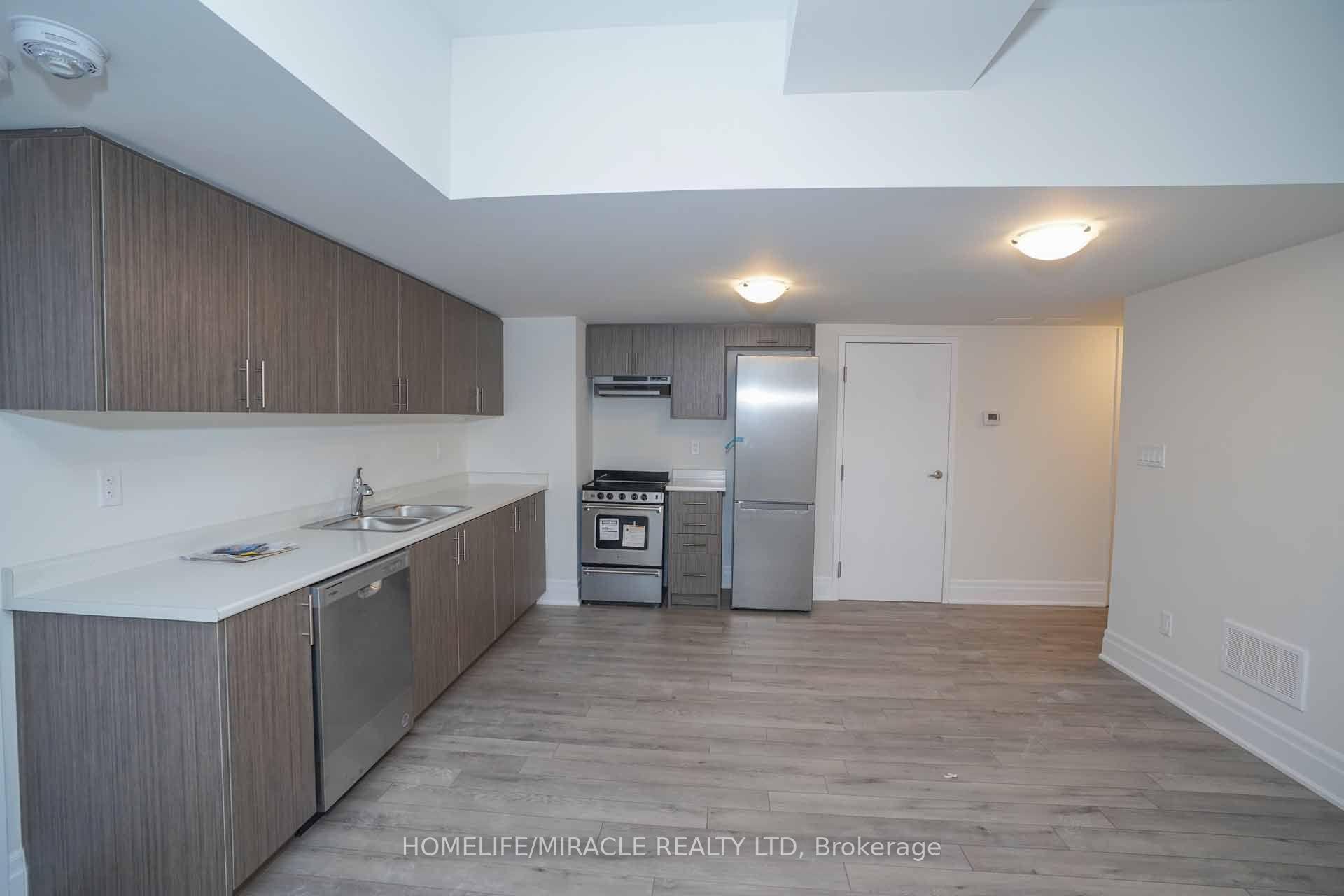 Photo 9 of Unit Lower, 31 Prudhoe Terrace, Barrie, Innis-Shore — HOMEH