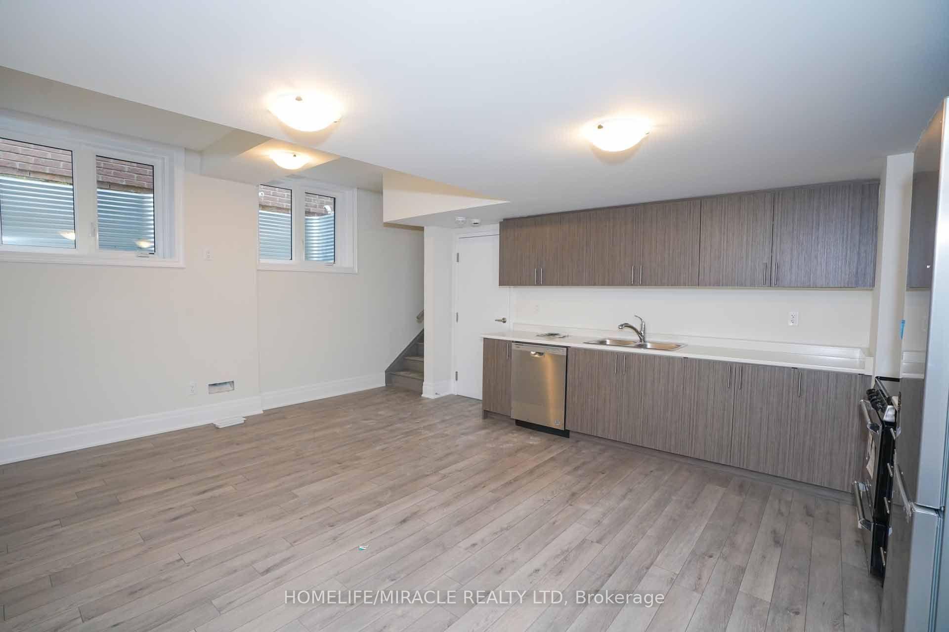 Photo 11 of Unit Lower, 31 Prudhoe Terrace, Barrie, Innis-Shore — HOMEH