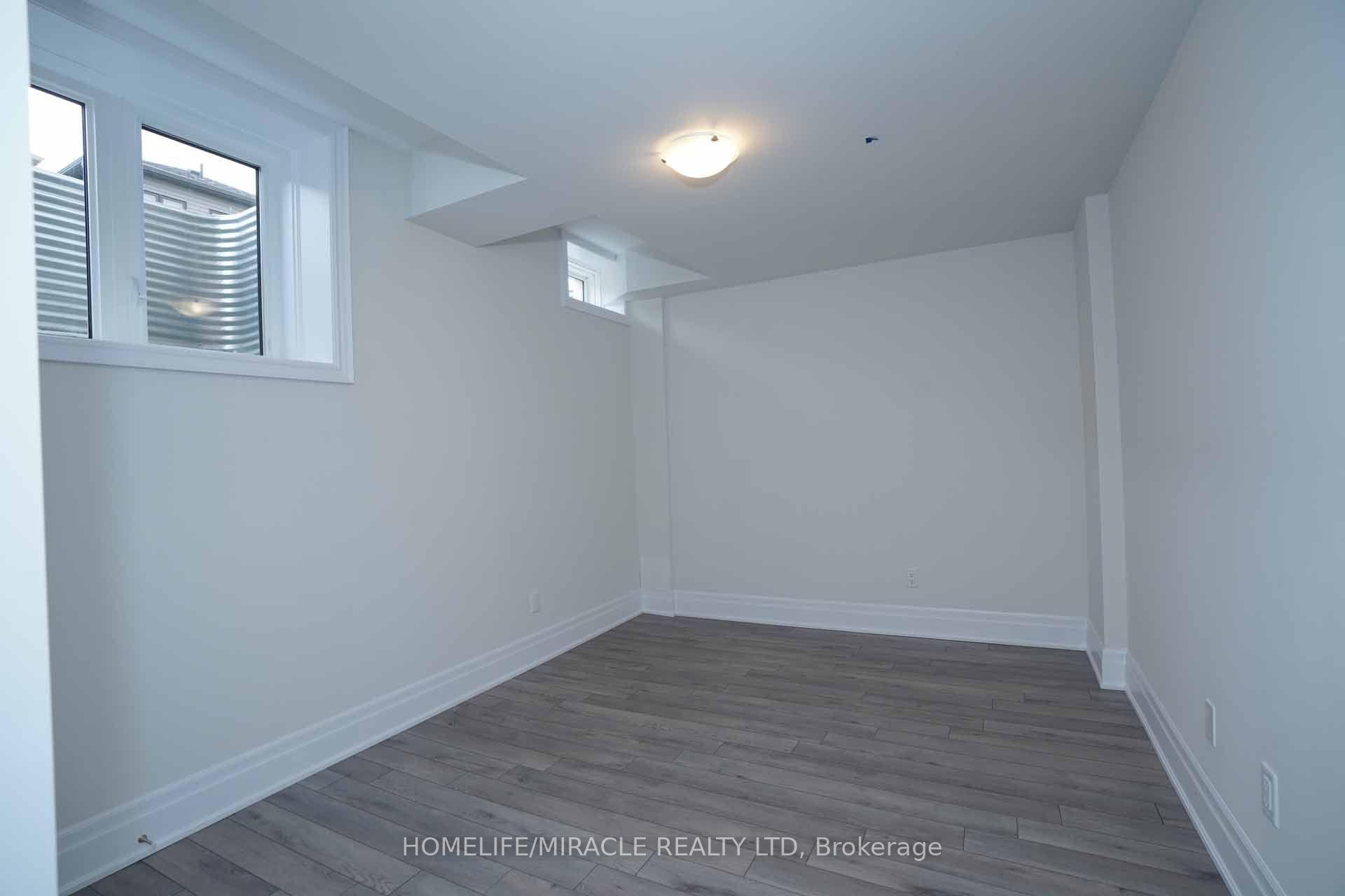 Photo 13 of Unit Lower, 31 Prudhoe Terrace, Barrie, Innis-Shore — HOMEH