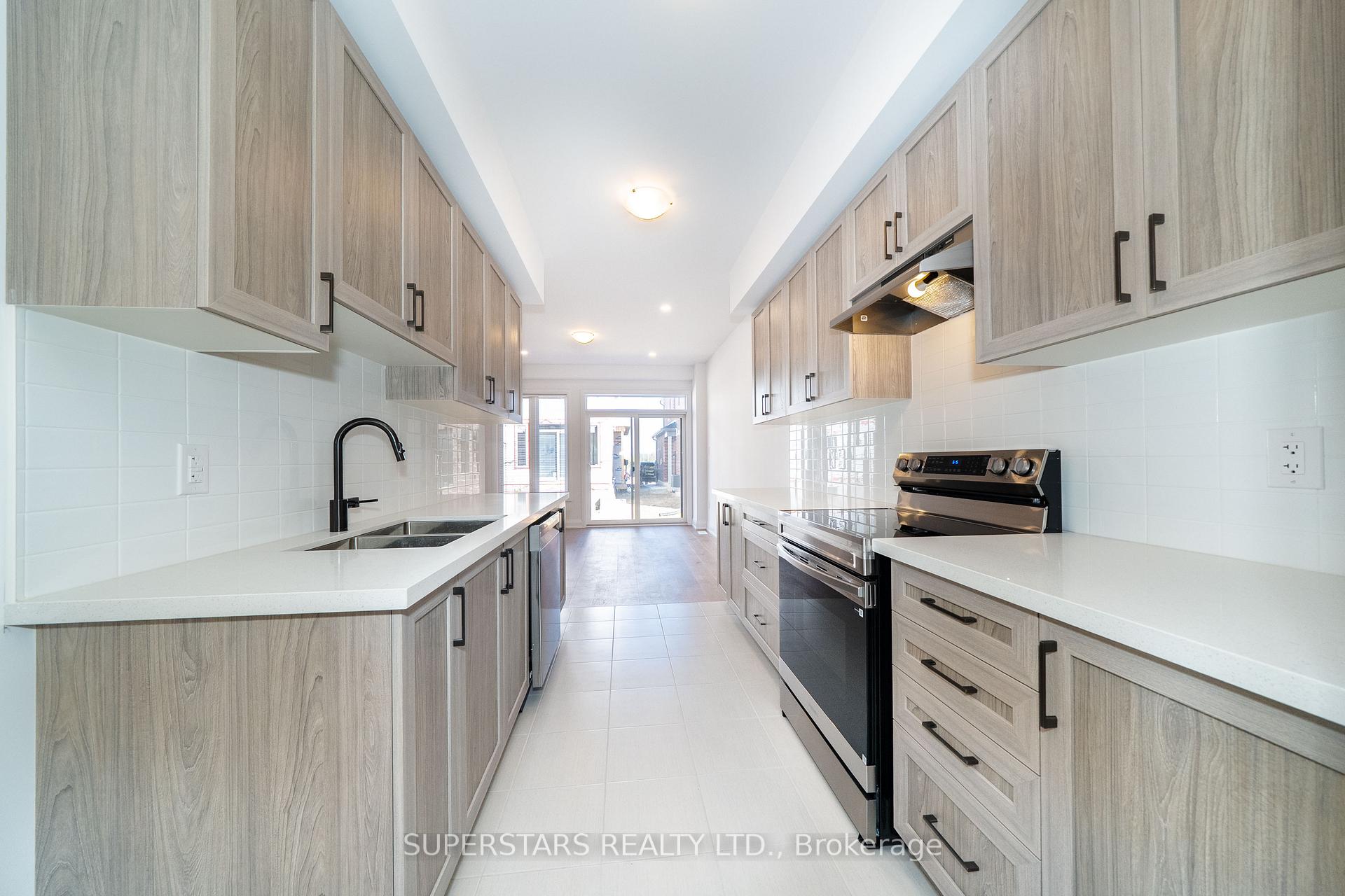 Photo 3 of #1-26 Ranch Terrace, Barrie, Rural Barrie Southeast — HOMEH