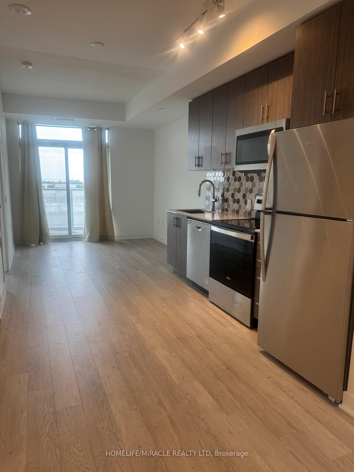 Photo 2 of 2782 Barton Street E, Hamilton, Riverdale — HOMEH