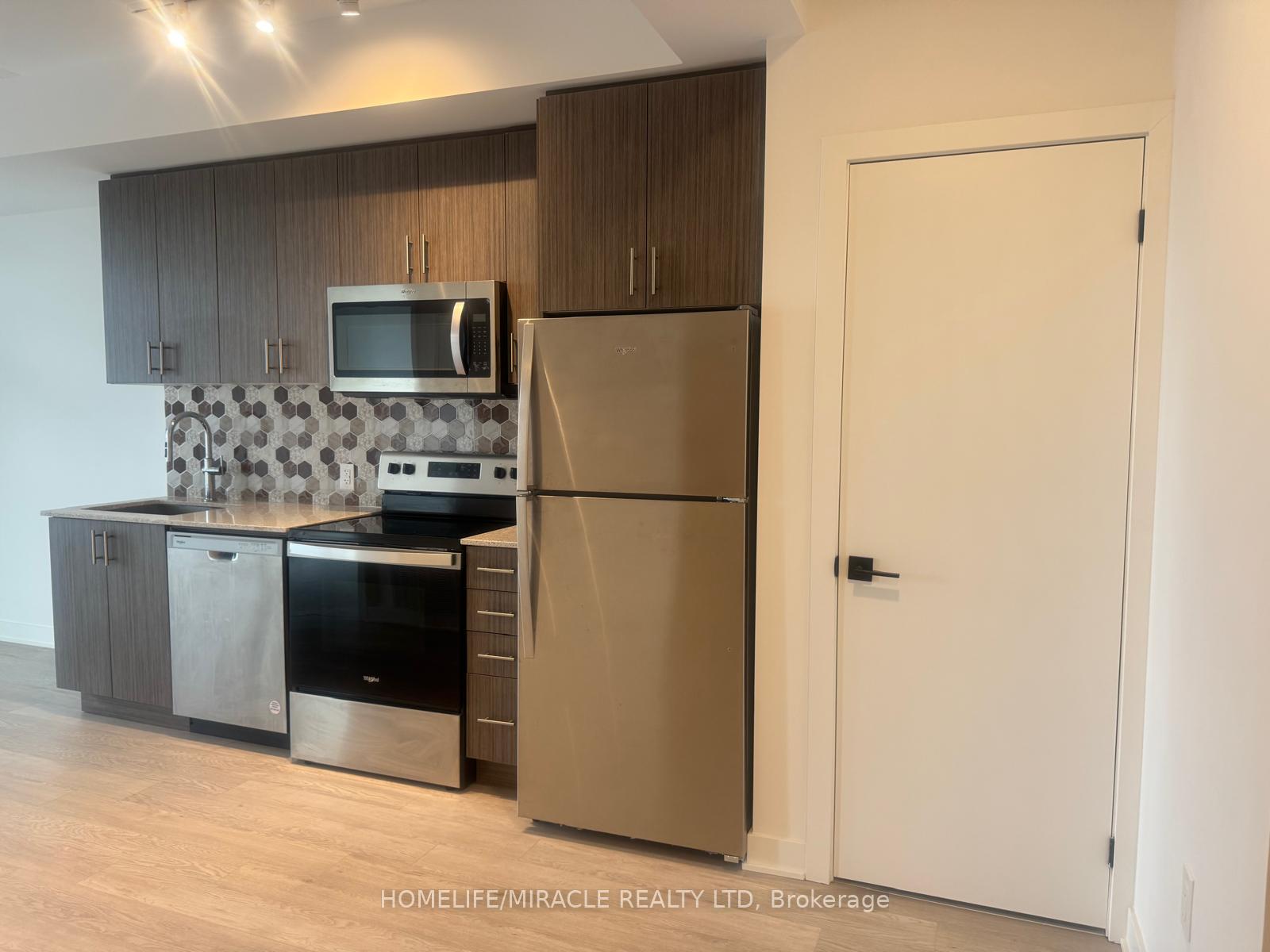 Photo 3 of 2782 Barton Street E, Hamilton, Riverdale — HOMEH