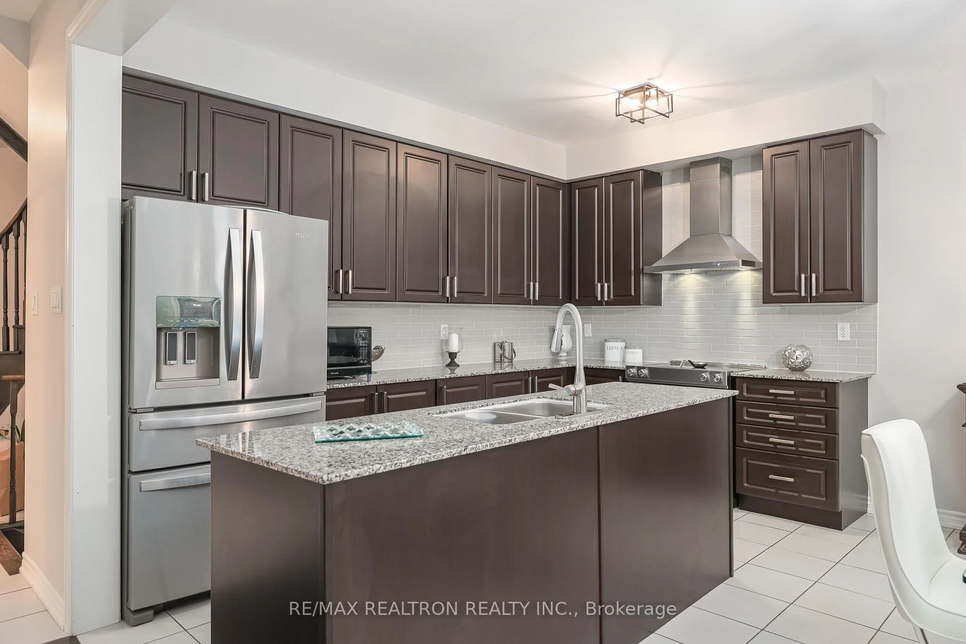 Photo 8 of 30 Terry Crescent, Clarington, Bowmanville — HOMEH
