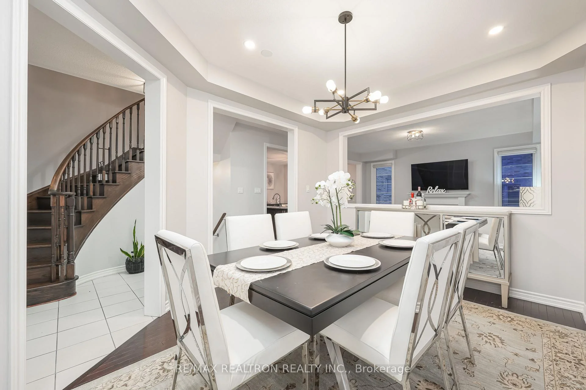 Photo 12 of 30 Terry Crescent, Clarington, Bowmanville — HOMEH
