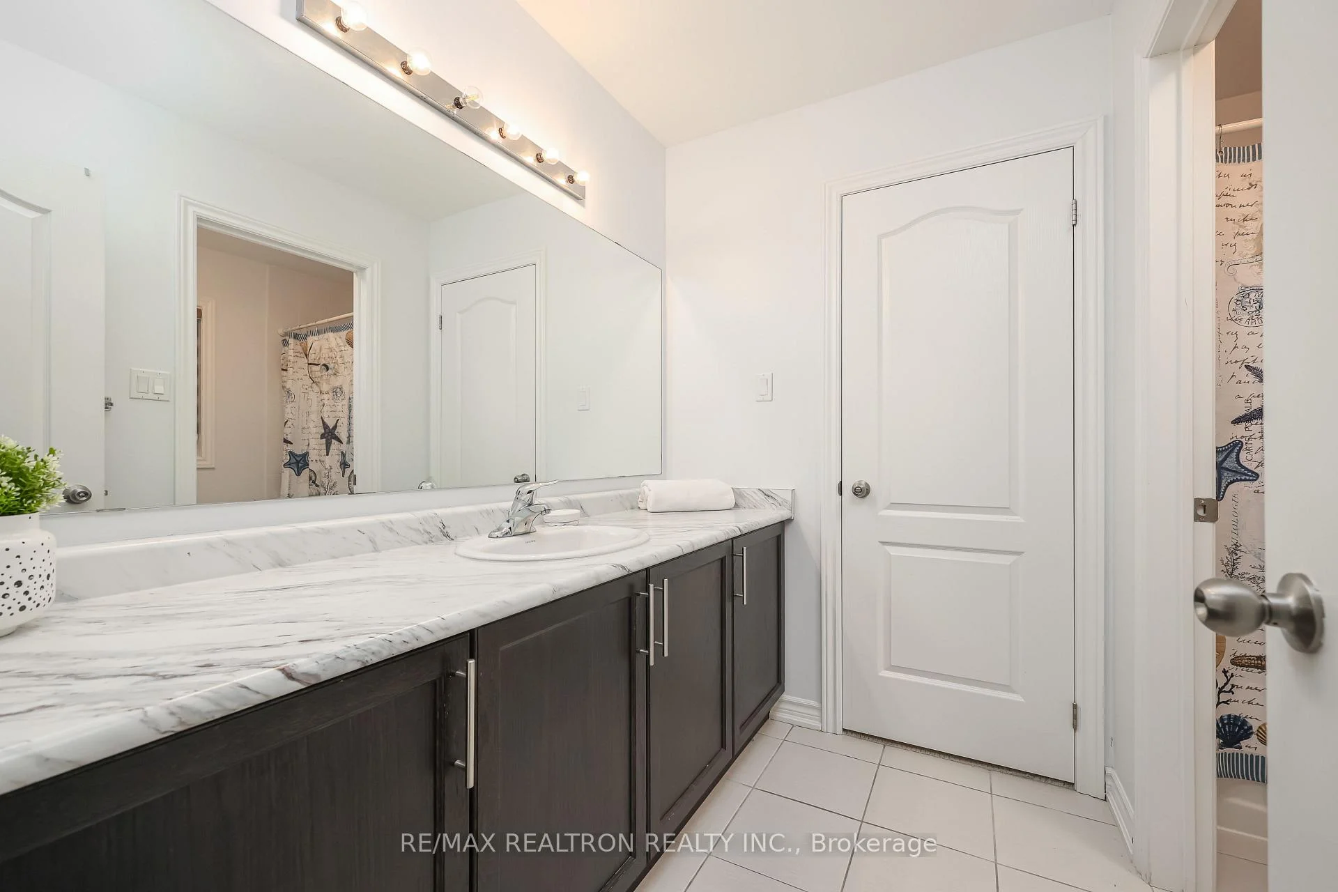 Photo 23 of 30 Terry Crescent, Clarington, Bowmanville — HOMEH