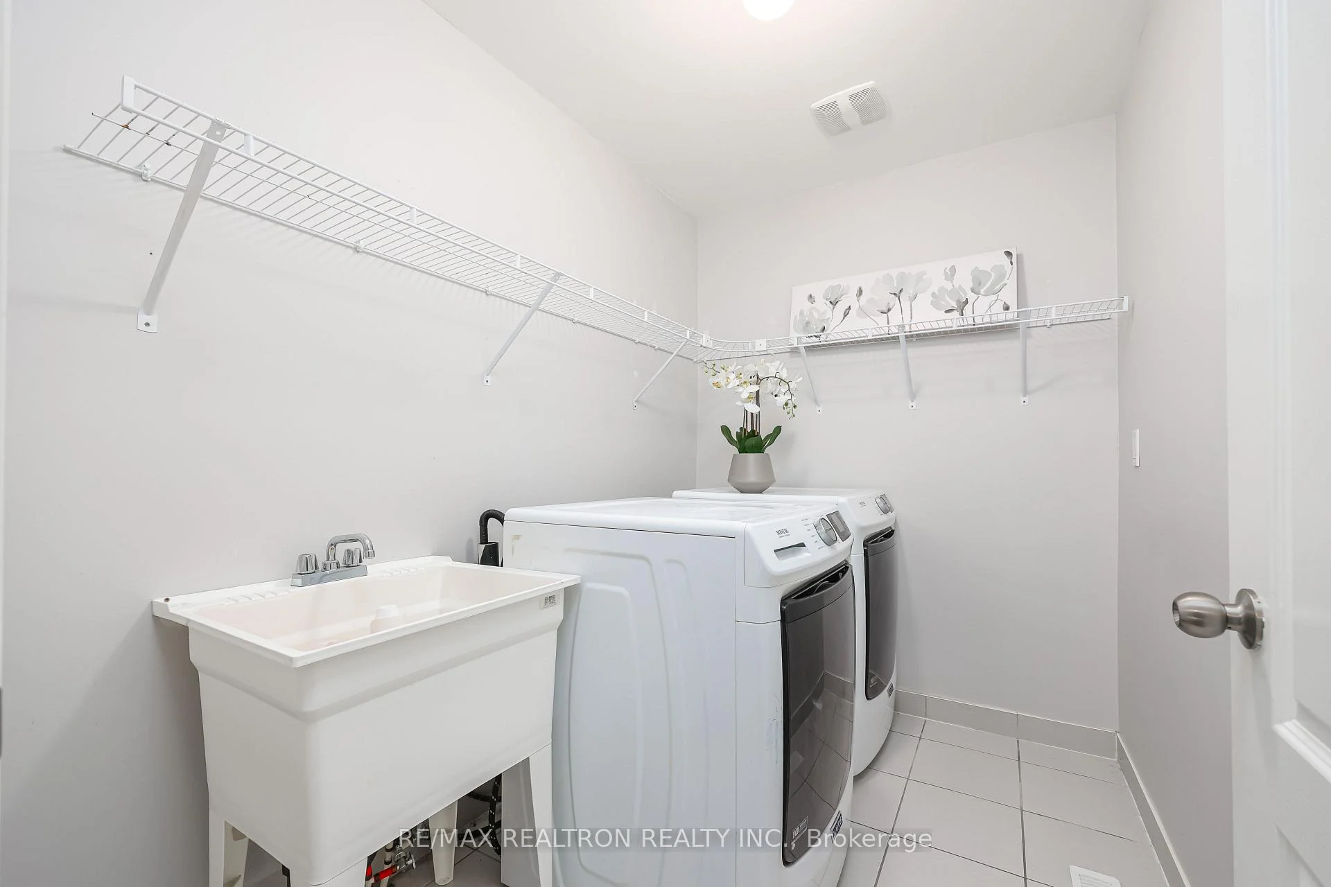 Photo 31 of 30 Terry Crescent, Clarington, Bowmanville — HOMEH
