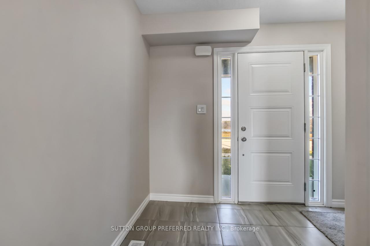 Photo 2 of 371 Kennington Way, London, South W — HOMEH
