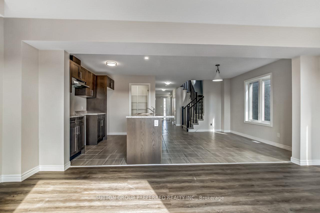 Photo 11 of 371 Kennington Way, London, South W — HOMEH