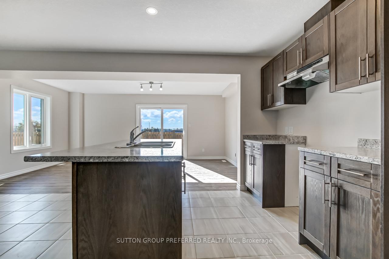Photo 13 of 371 Kennington Way, London, South W — HOMEH