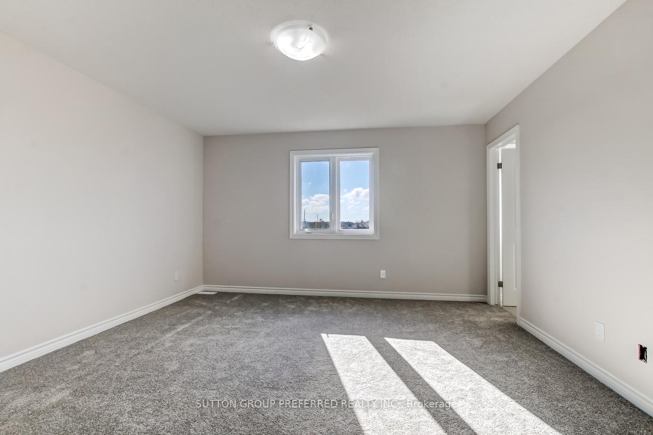 Photo 22 of 371 Kennington Way, London, South W — HOMEH