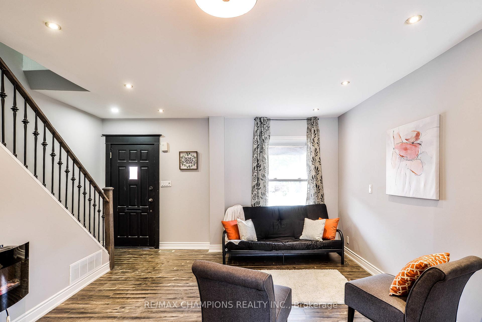 Photo 7 of Unit Main, 734 Willard Avenue, Toronto, Runnymede-Bloor West Village — HOMEH