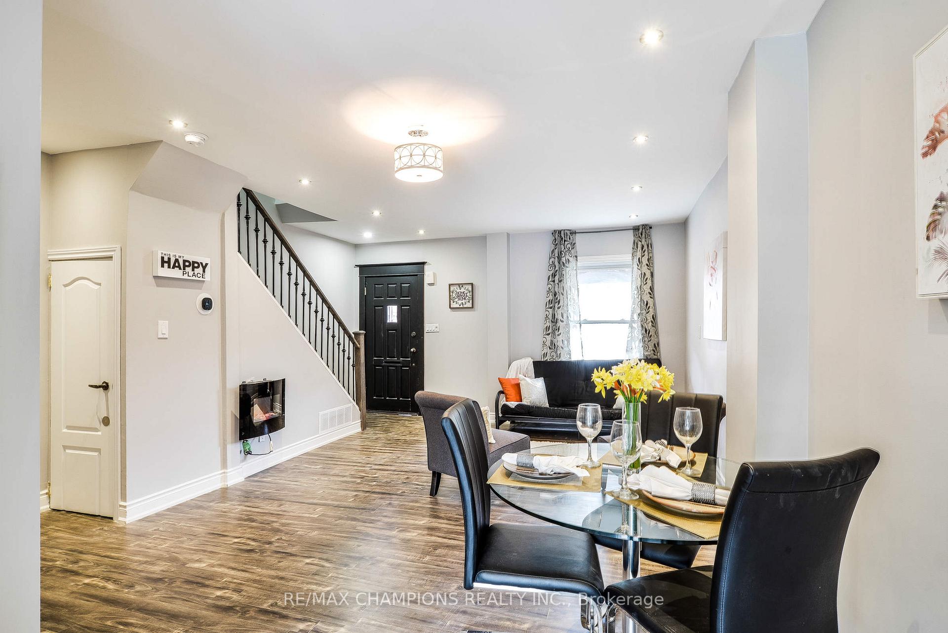 Photo 11 of Unit Main, 734 Willard Avenue, Toronto, Runnymede-Bloor West Village — HOMEH