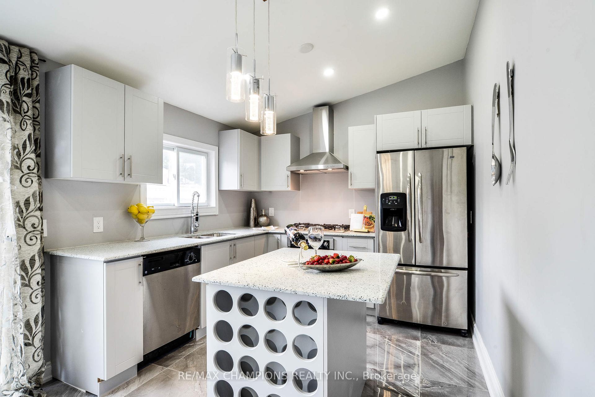Photo 14 of Unit Main, 734 Willard Avenue, Toronto, Runnymede-Bloor West Village — HOMEH