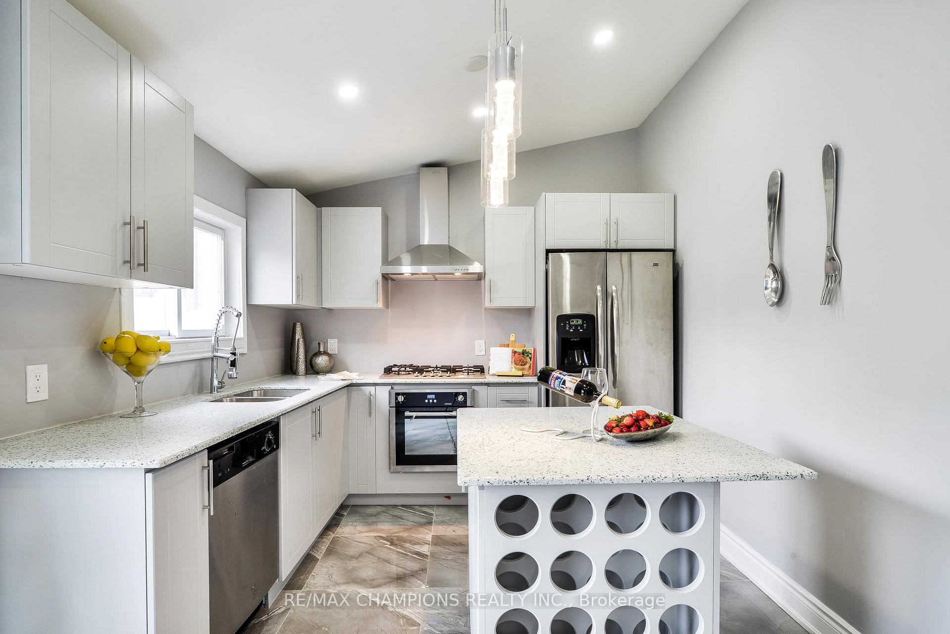 Photo 15 of Unit Main, 734 Willard Avenue, Toronto, Runnymede-Bloor West Village — HOMEH