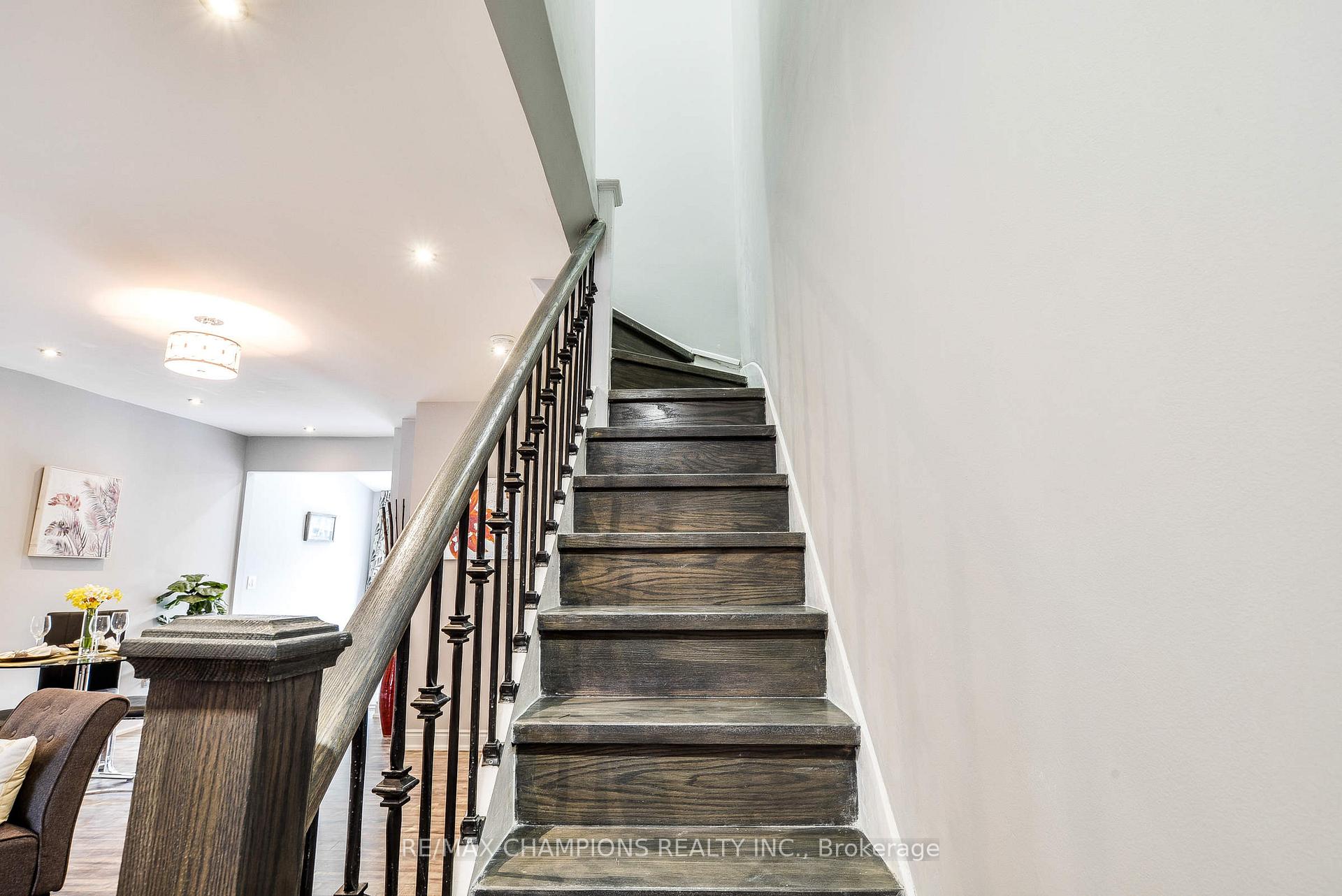 Photo 23 of Unit Main, 734 Willard Avenue, Toronto, Runnymede-Bloor West Village — HOMEH