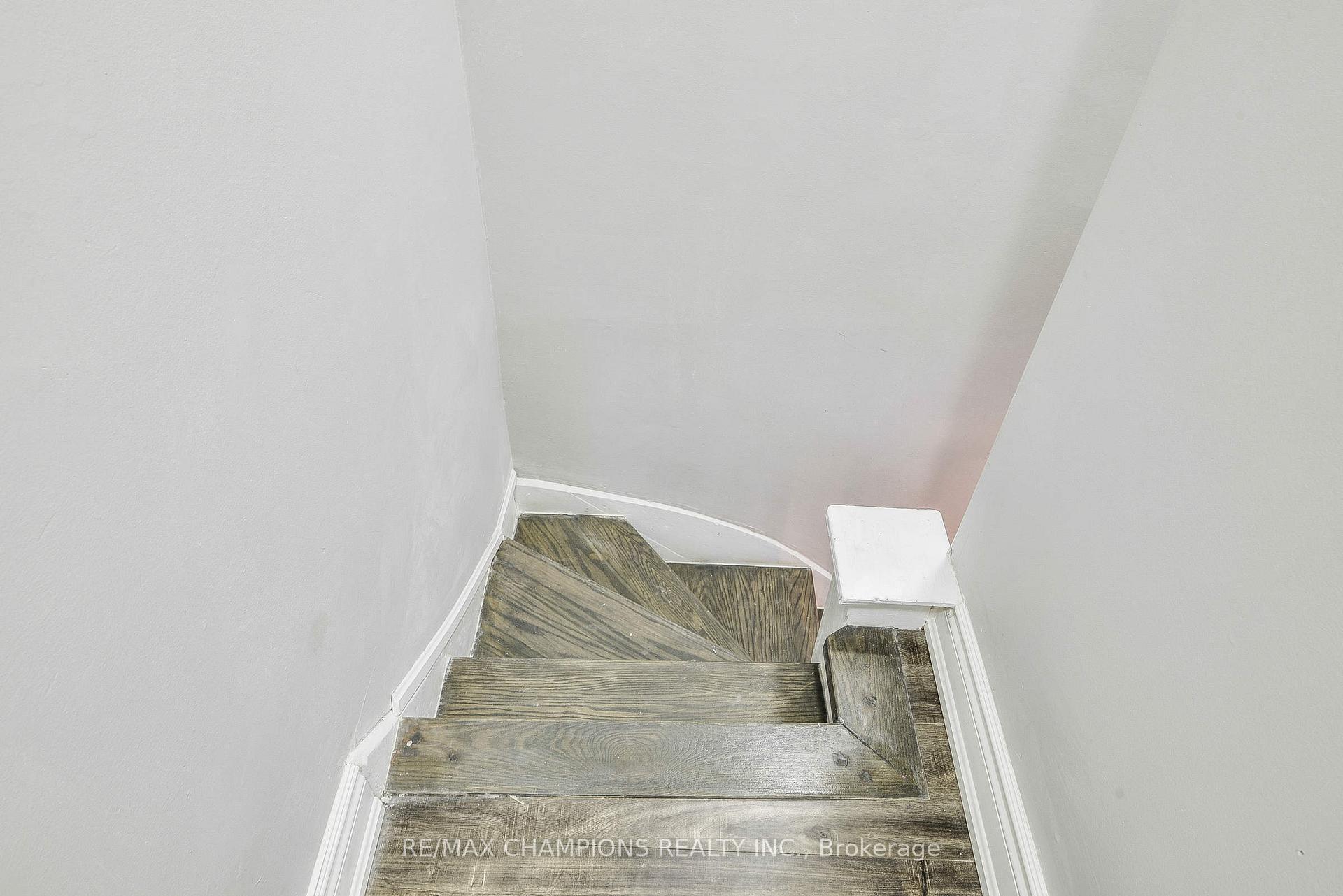 Photo 24 of Unit Main, 734 Willard Avenue, Toronto, Runnymede-Bloor West Village — HOMEH