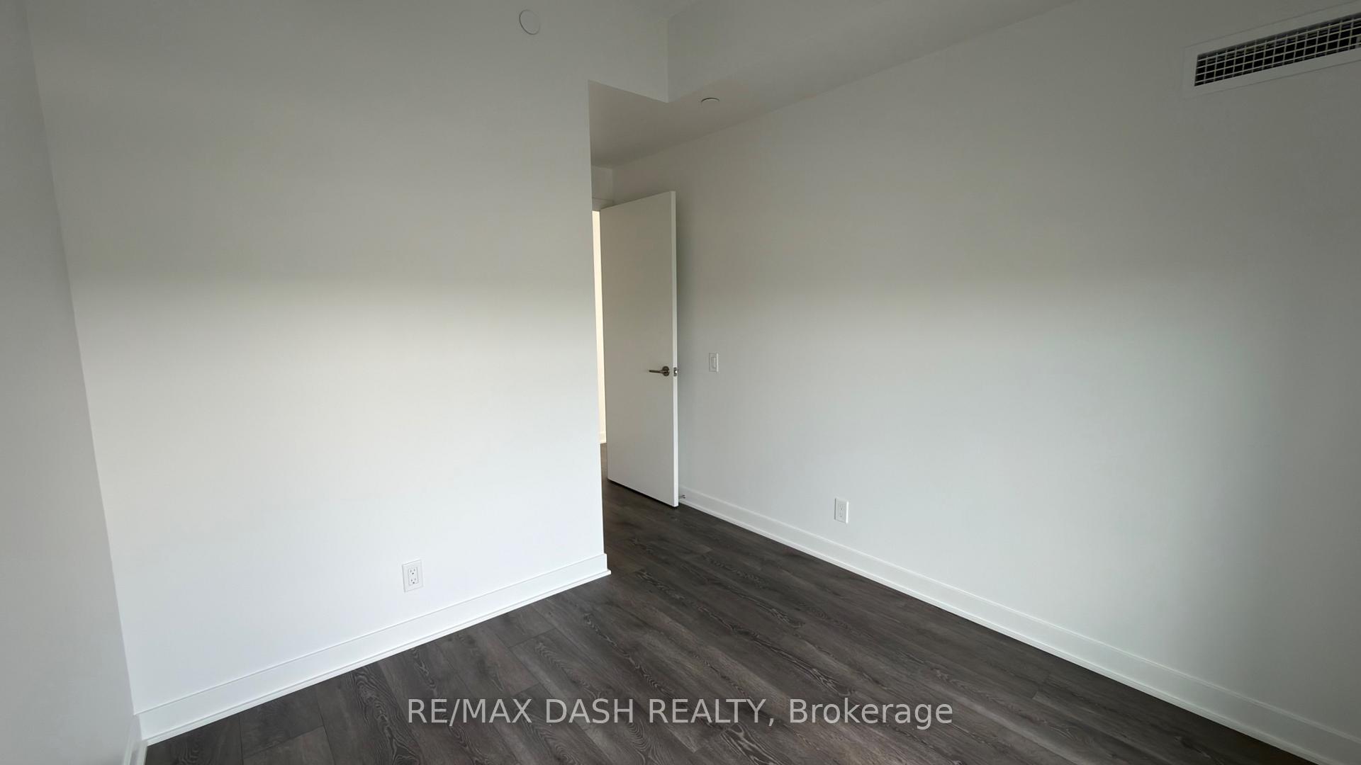 Photo 12 of Unit 918, 6 Flavelle Trail, Vaughan, Steeles West Industrial — HOMEH