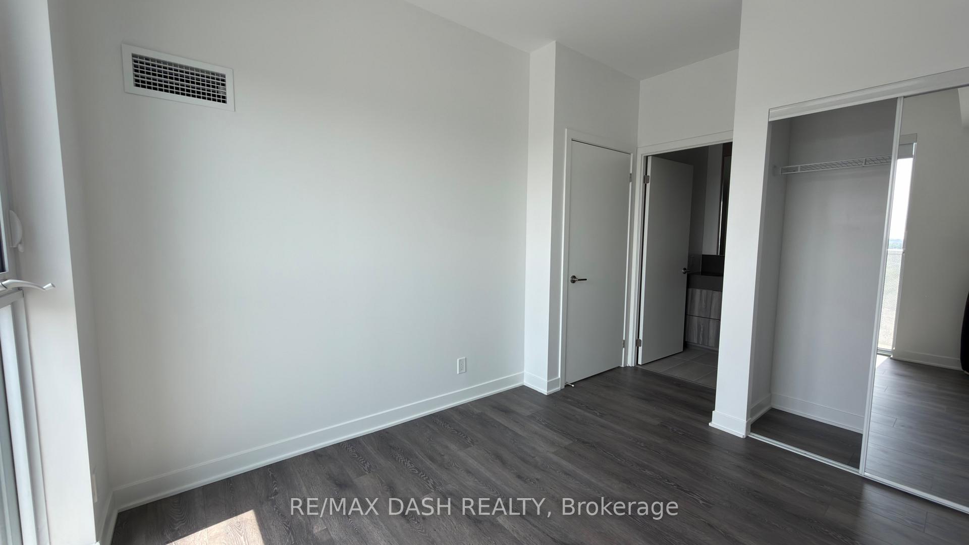 Photo 16 of Unit 918, 6 Flavelle Trail, Vaughan, Steeles West Industrial — HOMEH
