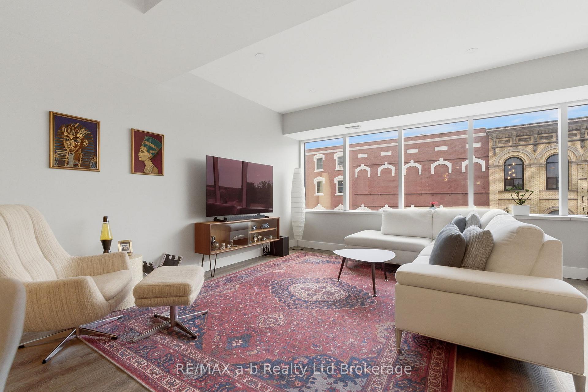 Photo of Unit 3, 391 Dundas Street