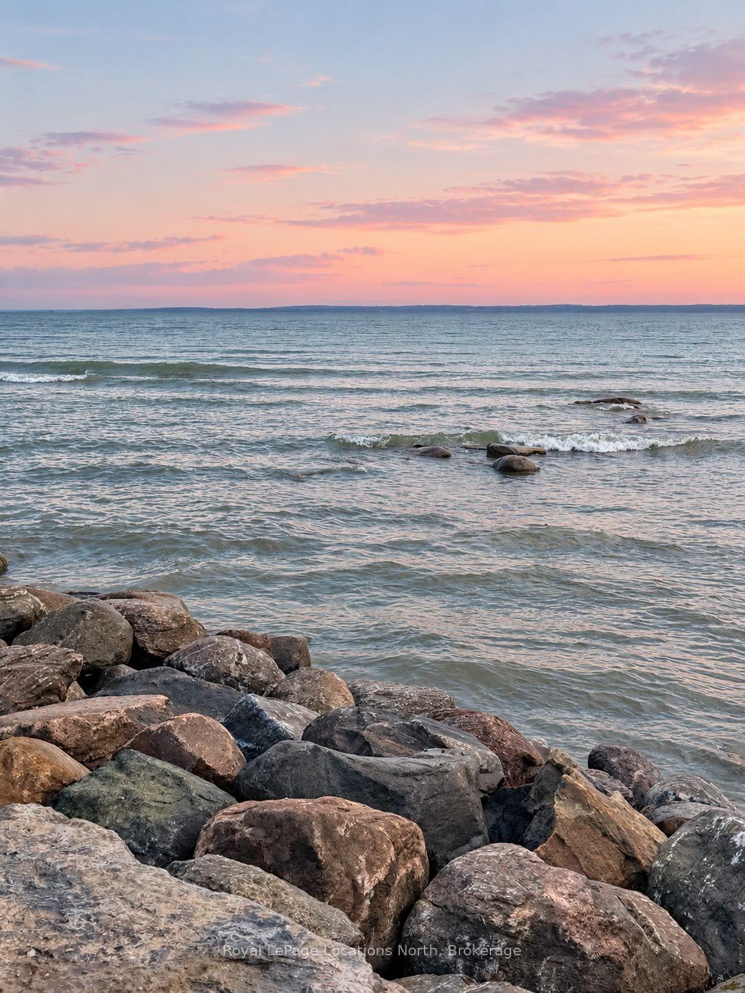 Photo 25 of 24 William Avenue, Wasaga Beach — HOMEH