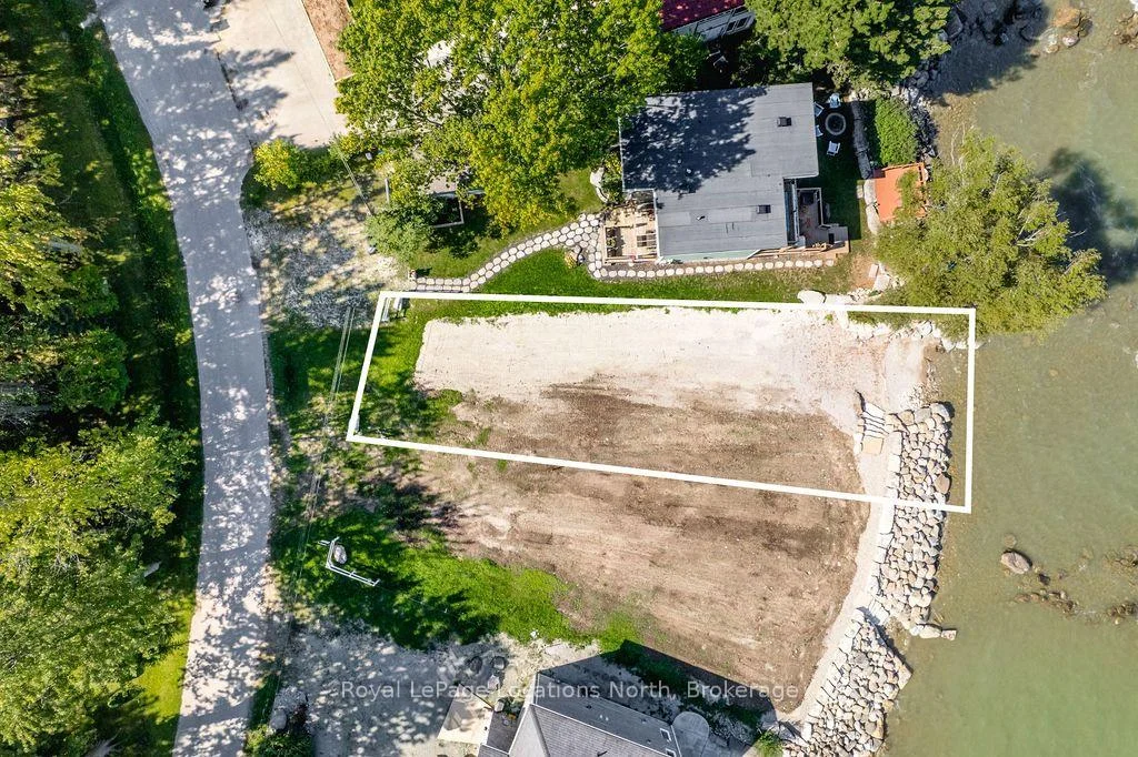 Photo 3 of 24 William Avenue, Wasaga Beach — HOMEH