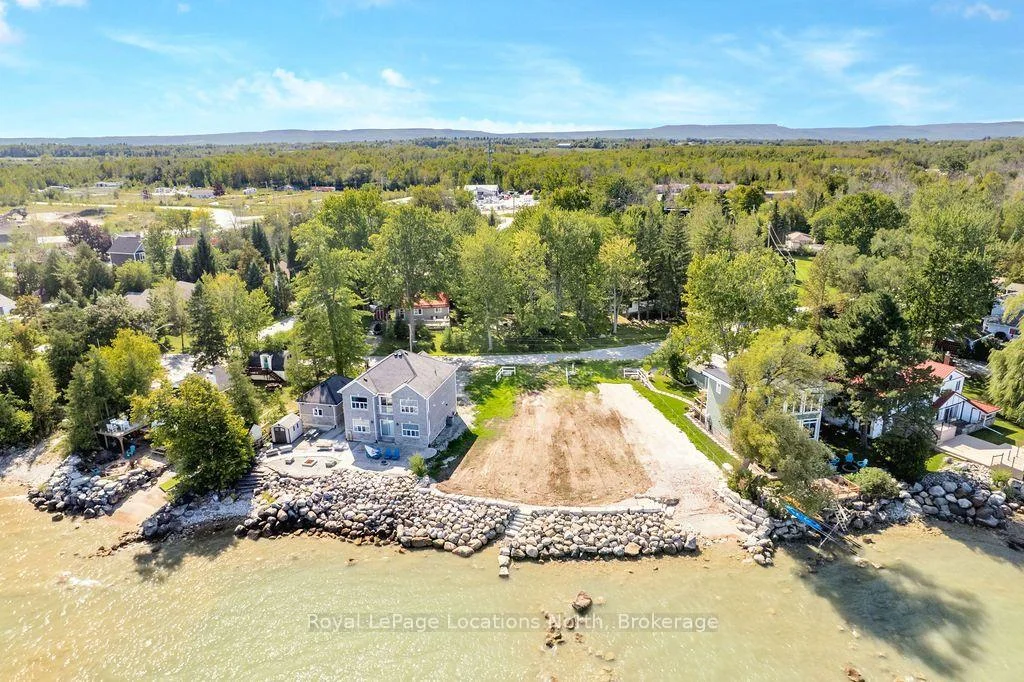 Photo 5 of 24 William Avenue, Wasaga Beach — HOMEH