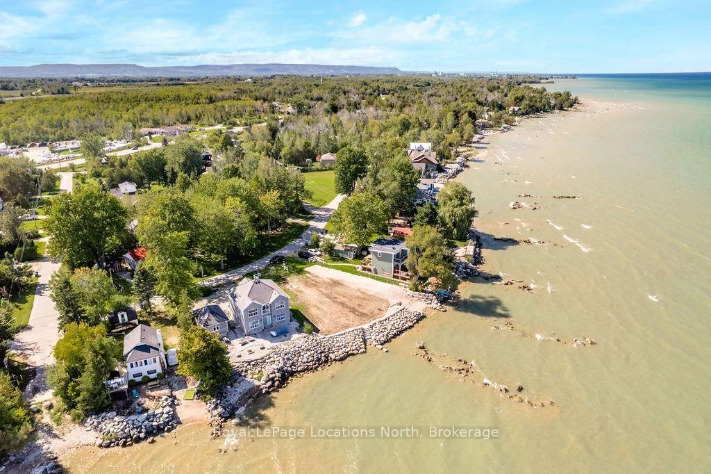 Photo 6 of 24 William Avenue, Wasaga Beach — HOMEH
