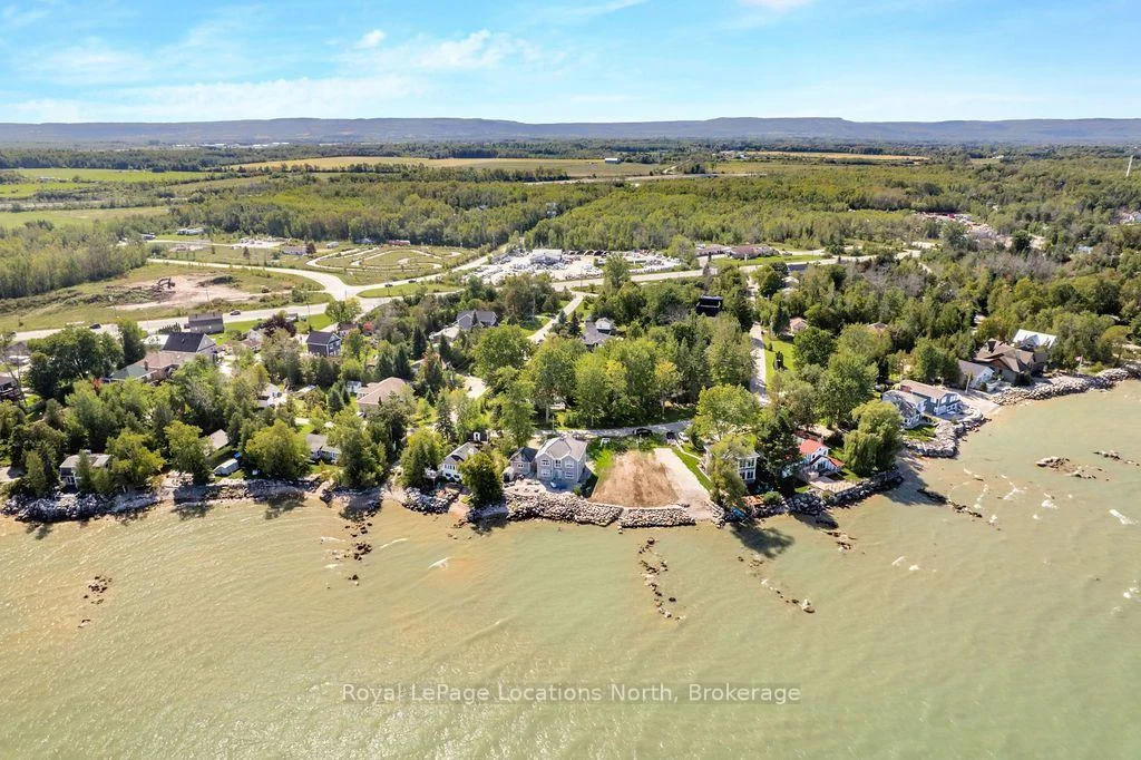 Photo 7 of 24 William Avenue, Wasaga Beach — HOMEH