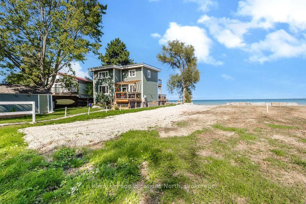 Photo 15 of 24 William Avenue, Wasaga Beach — HOMEH