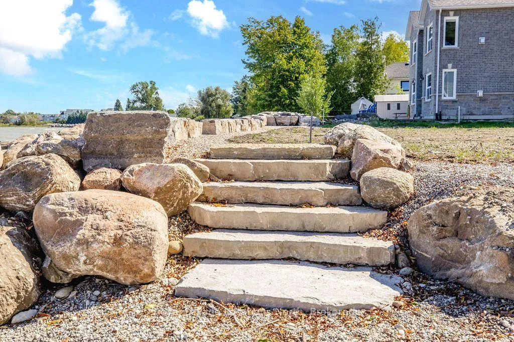 Photo 22 of 24 William Avenue, Wasaga Beach — HOMEH
