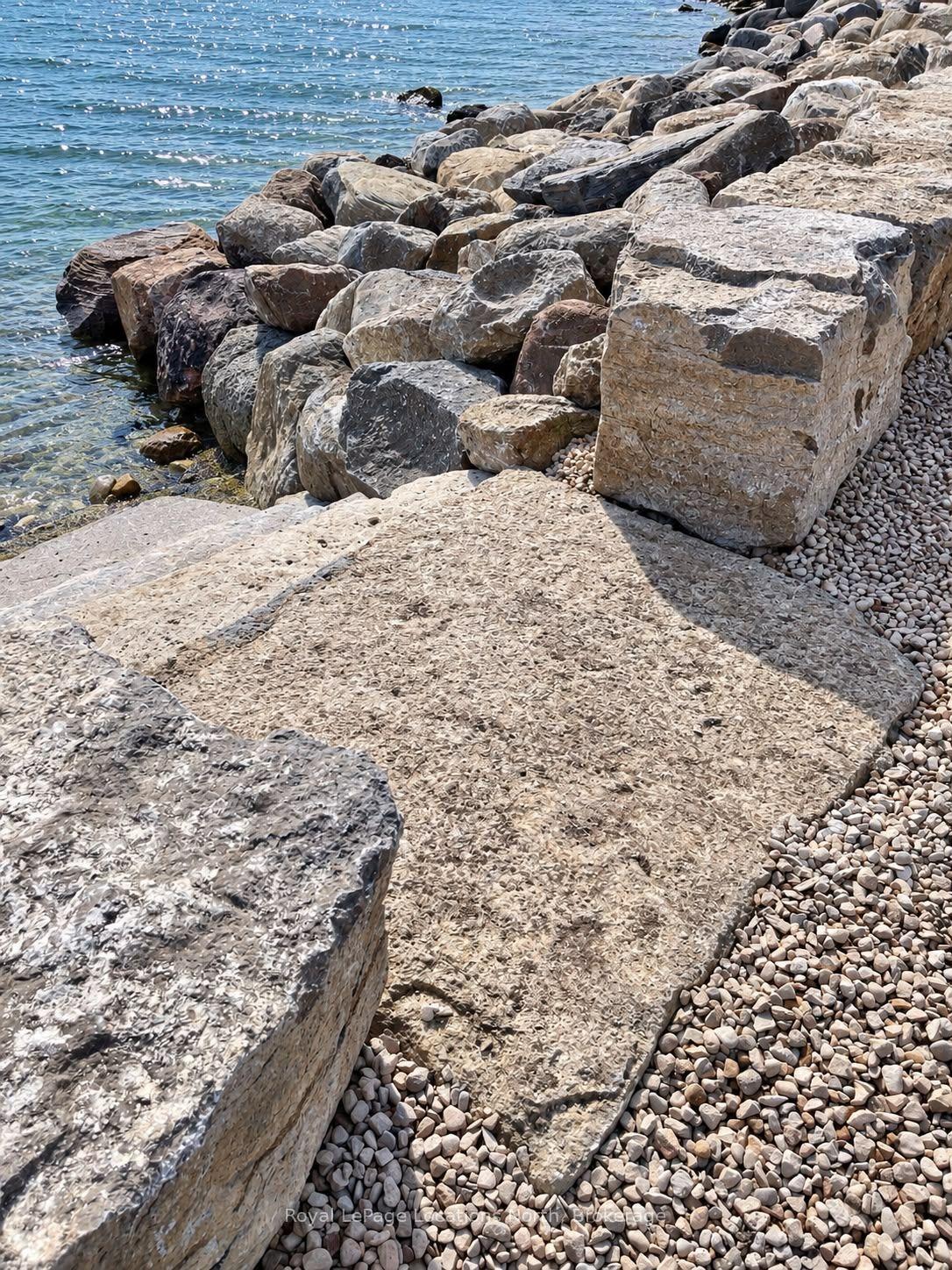 Photo 5 of 22 William Avenue, Wasaga Beach — HOMEH