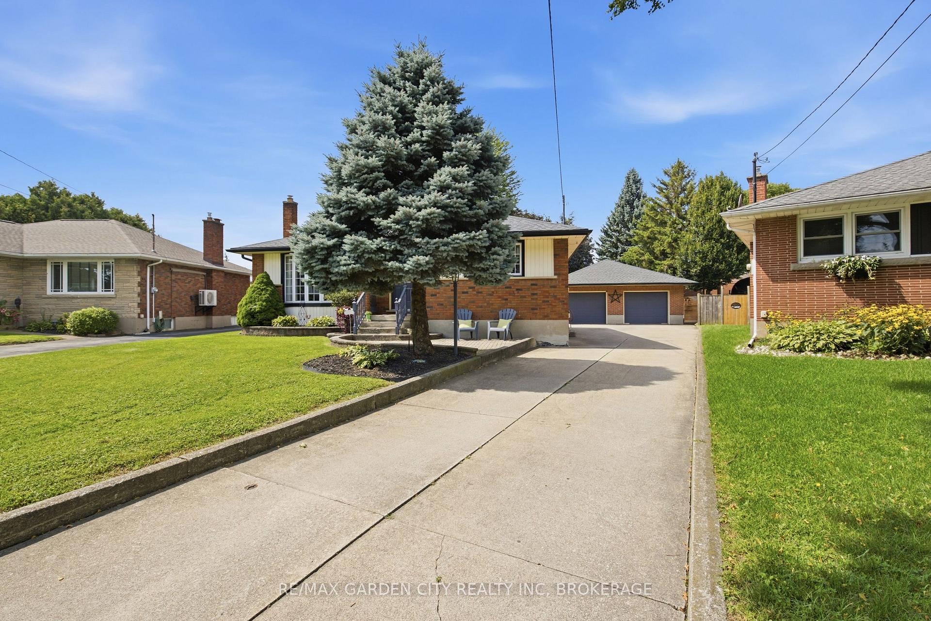 Photo 4 of 4993 Rendall Crescent, Niagara Falls, Cherrywood — HOMEH