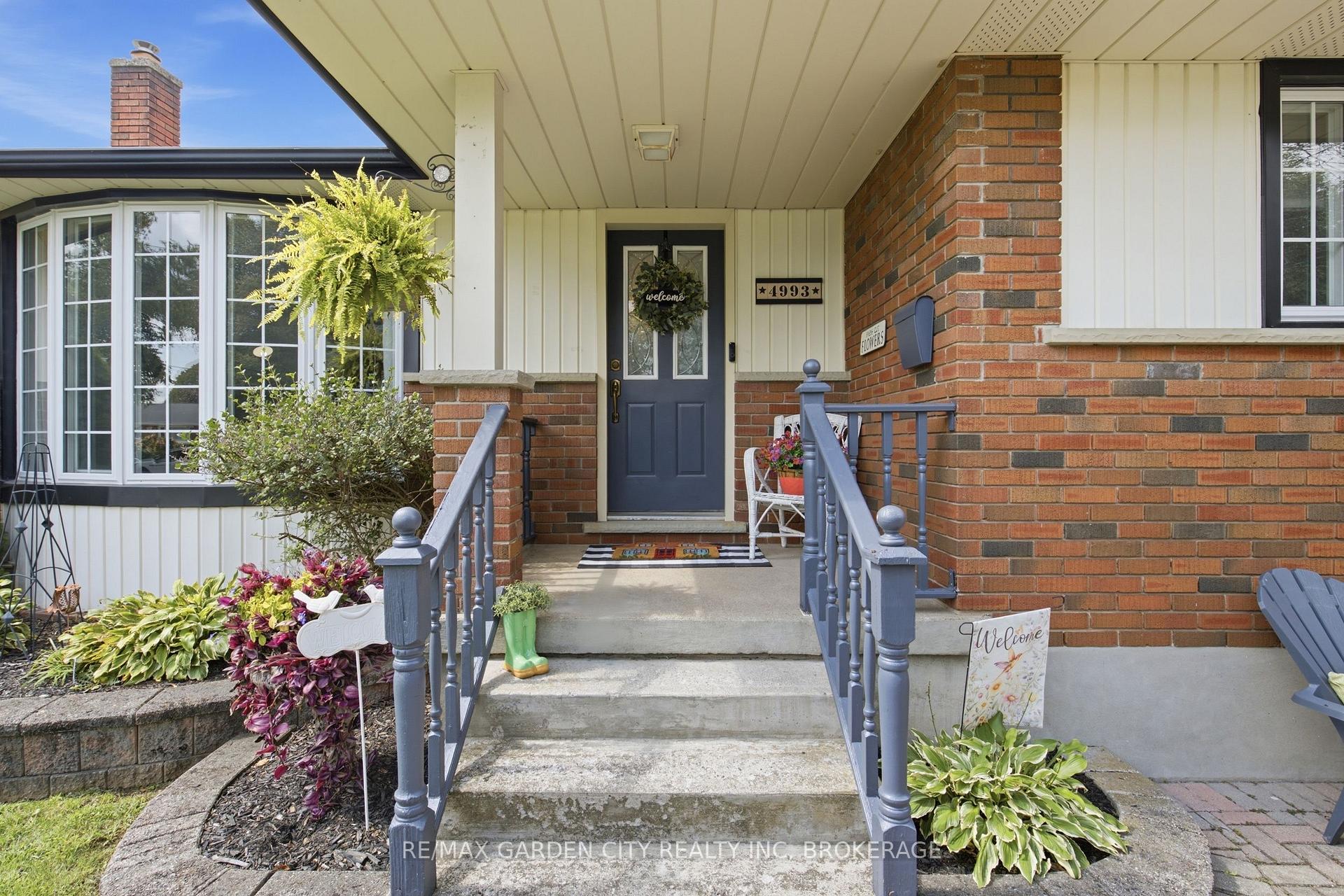 Photo 8 of 4993 Rendall Crescent, Niagara Falls, Cherrywood — HOMEH