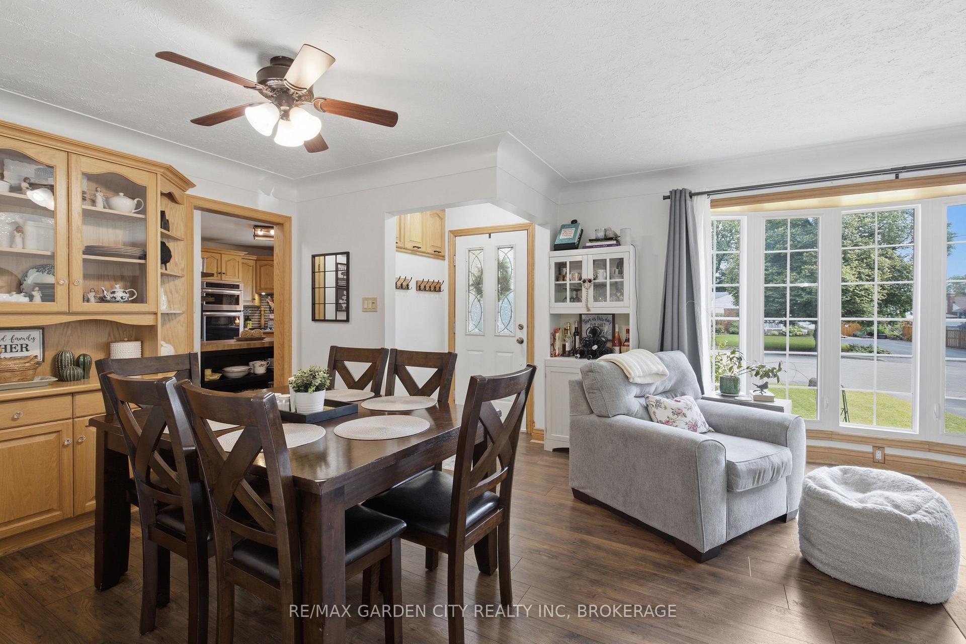 Photo 10 of 4993 Rendall Crescent, Niagara Falls, Cherrywood — HOMEH