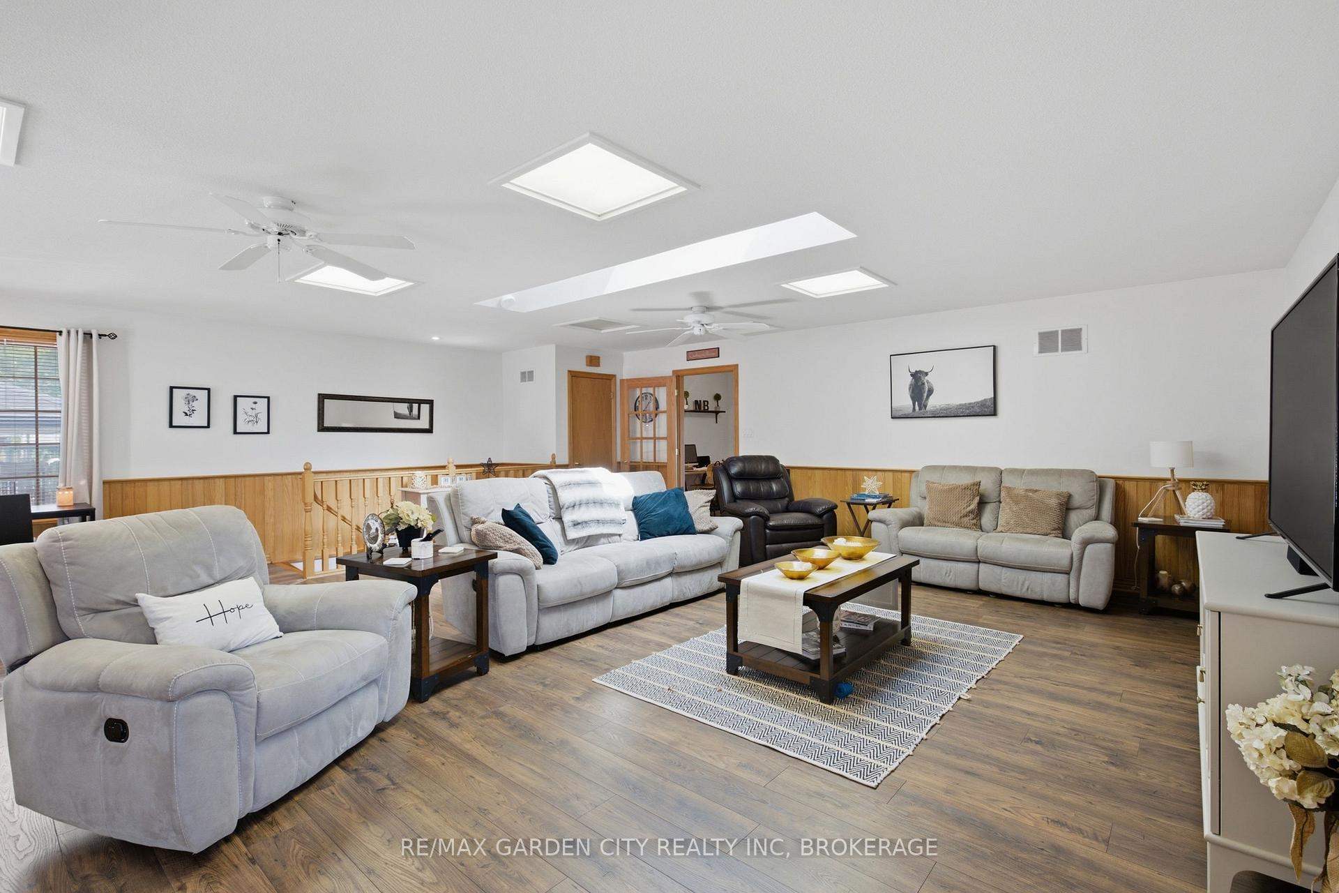 Photo 27 of 4993 Rendall Crescent, Niagara Falls, Cherrywood — HOMEH