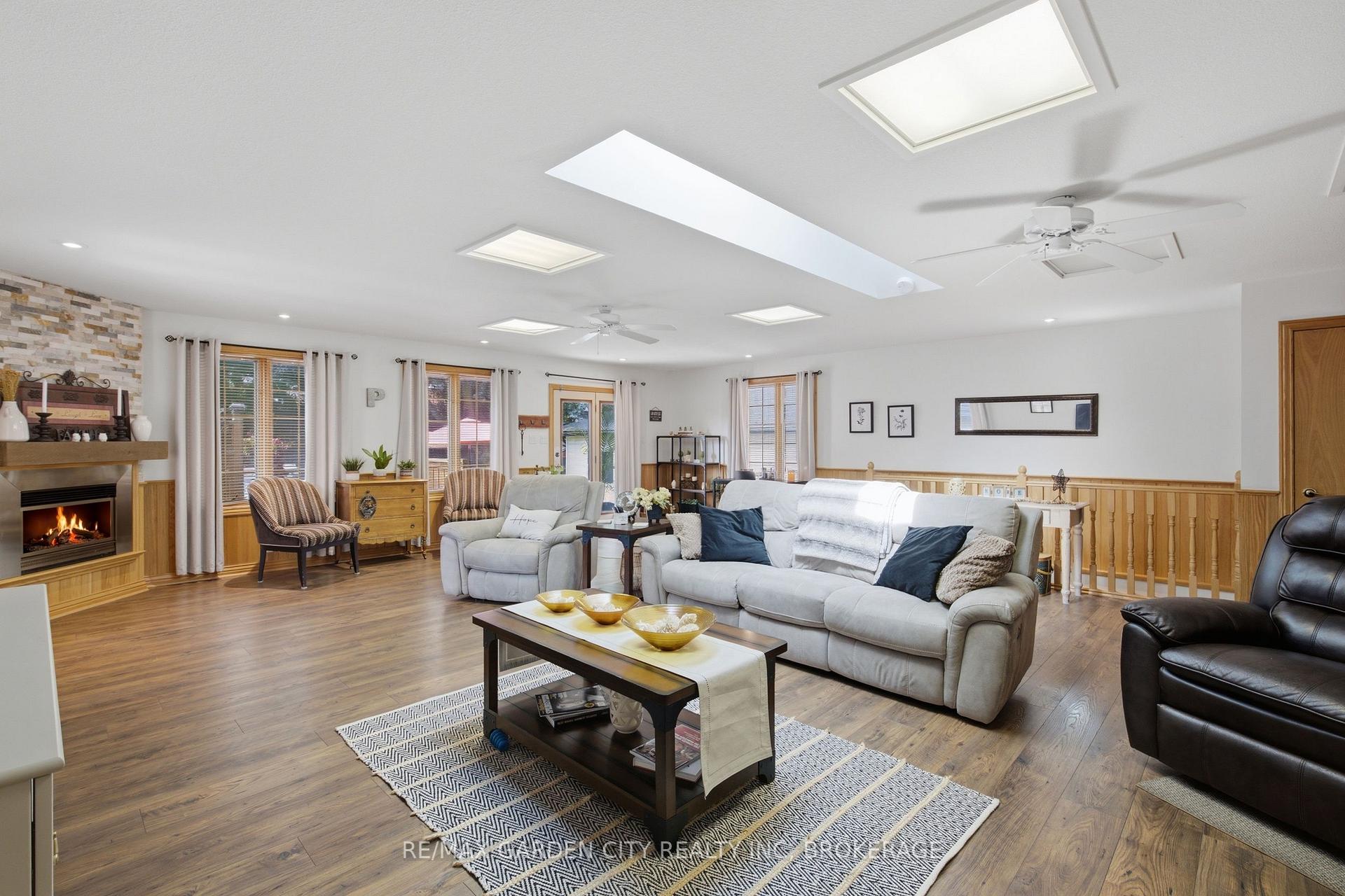 Photo 28 of 4993 Rendall Crescent, Niagara Falls, Cherrywood — HOMEH