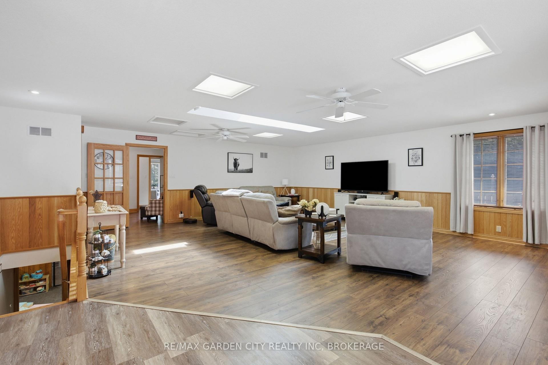 Photo 29 of 4993 Rendall Crescent, Niagara Falls, Cherrywood — HOMEH