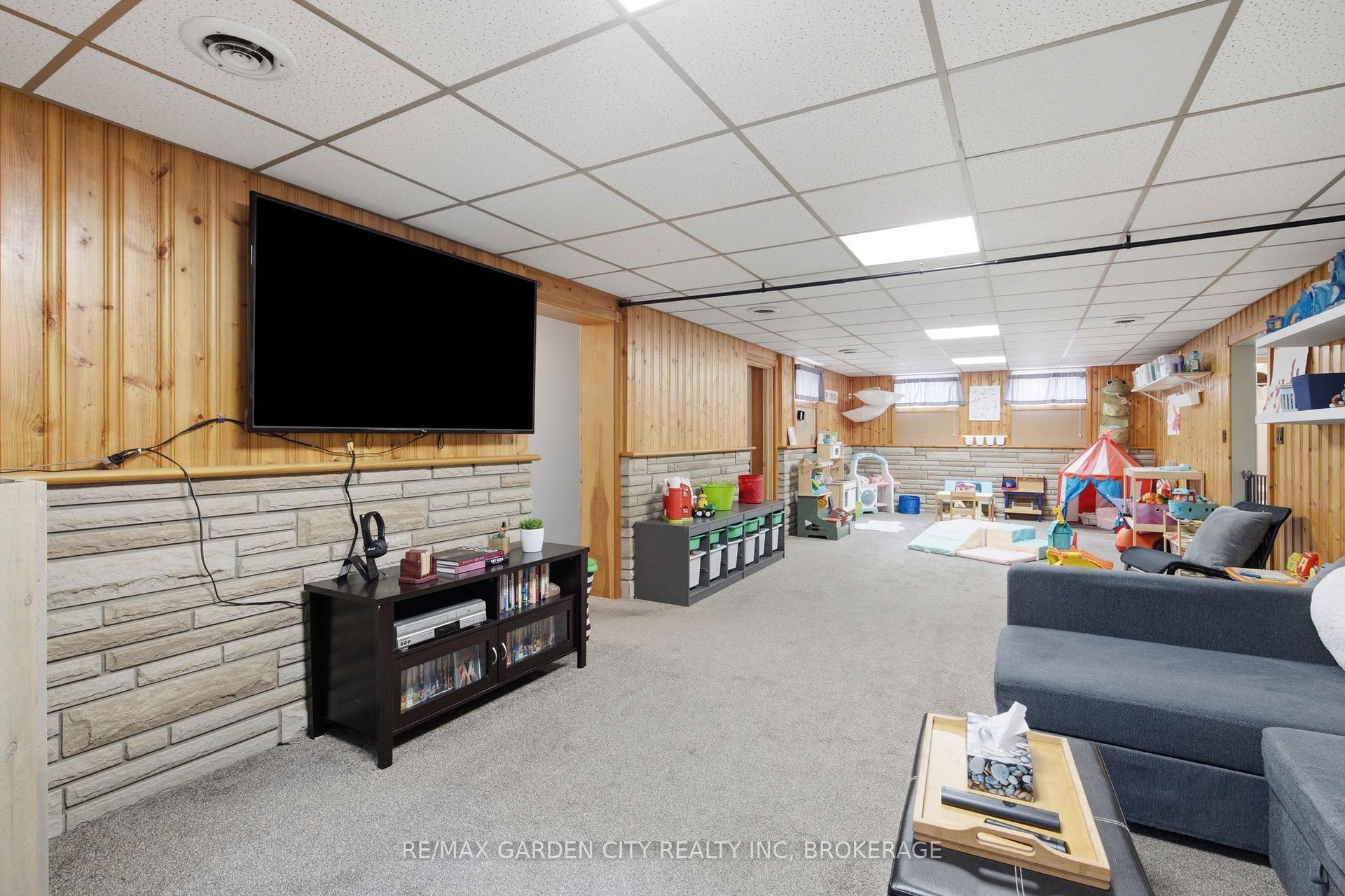 Photo 35 of 4993 Rendall Crescent, Niagara Falls, Cherrywood — HOMEH