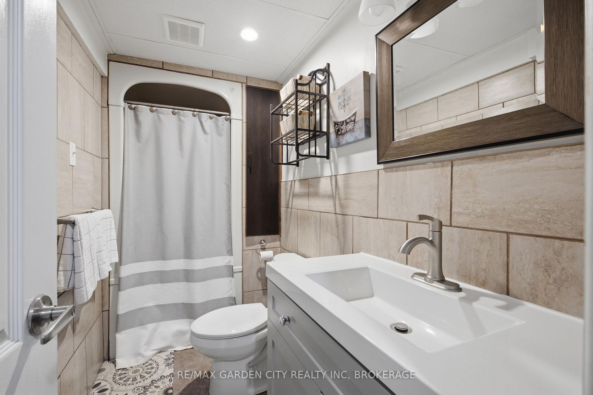 Photo 40 of 4993 Rendall Crescent, Niagara Falls, Cherrywood — HOMEH