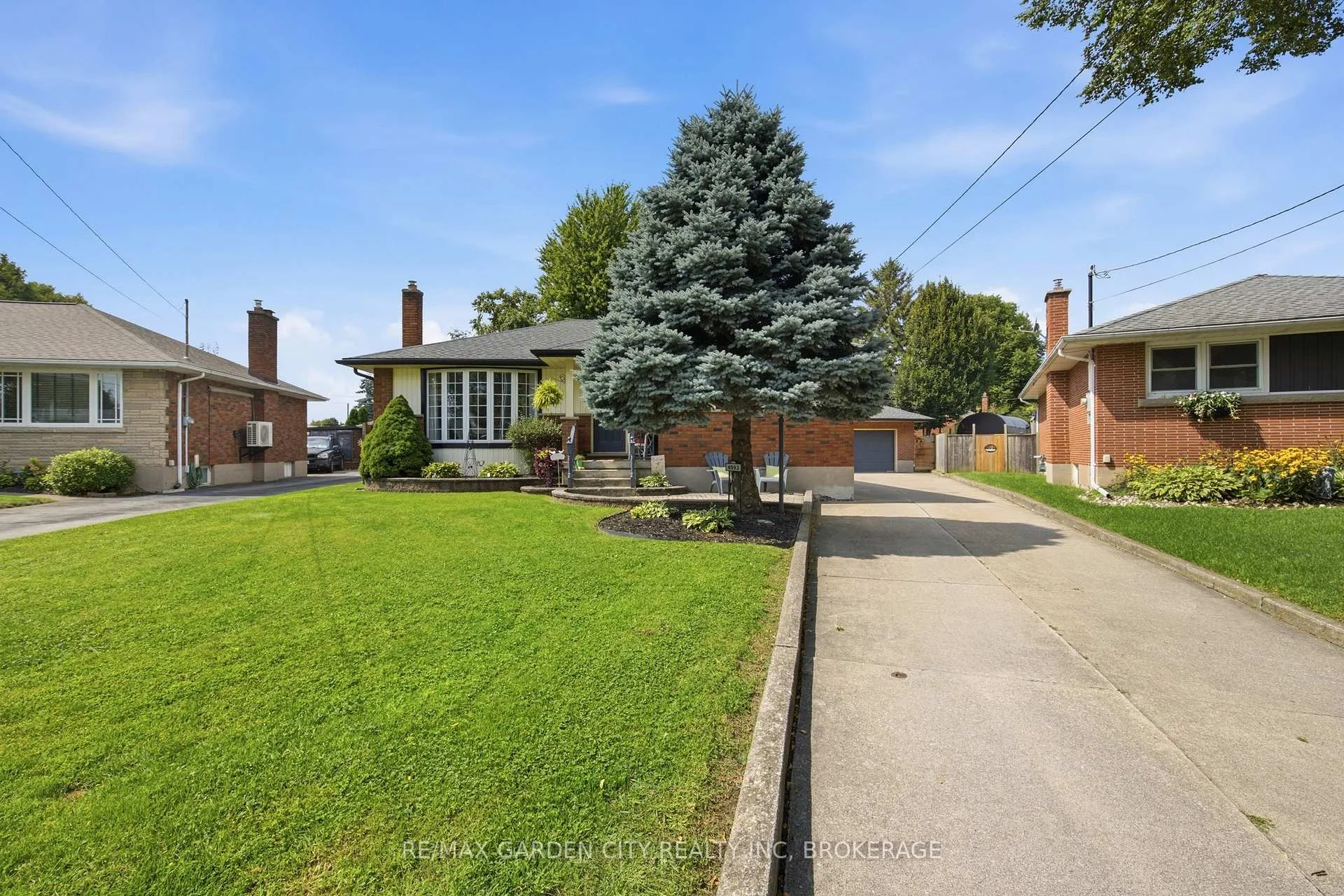 Photo 6 of 4993 Rendall Crescent, Niagara Falls, Cherrywood — HOMEH