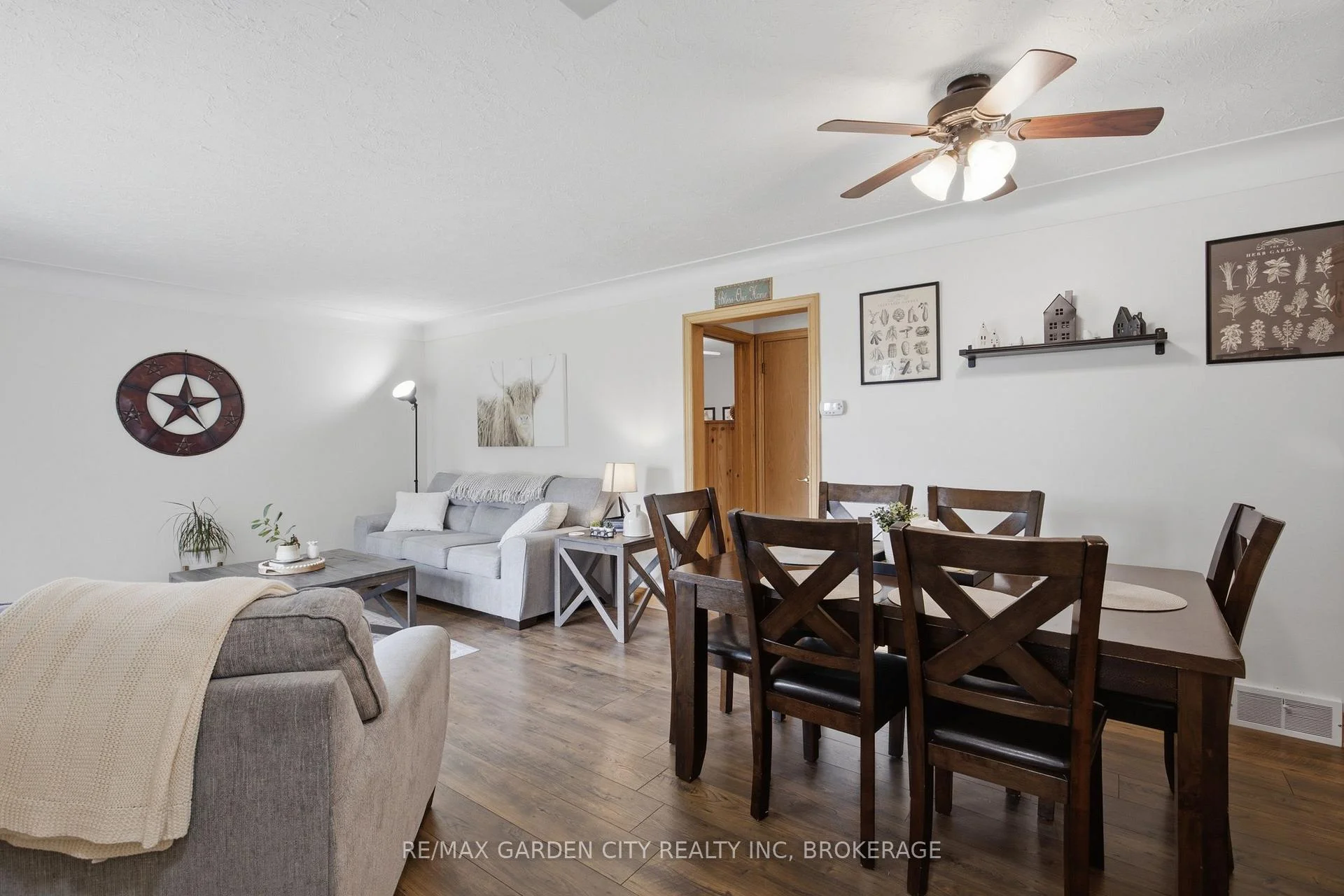 Photo 13 of 4993 Rendall Crescent, Niagara Falls, Cherrywood — HOMEH