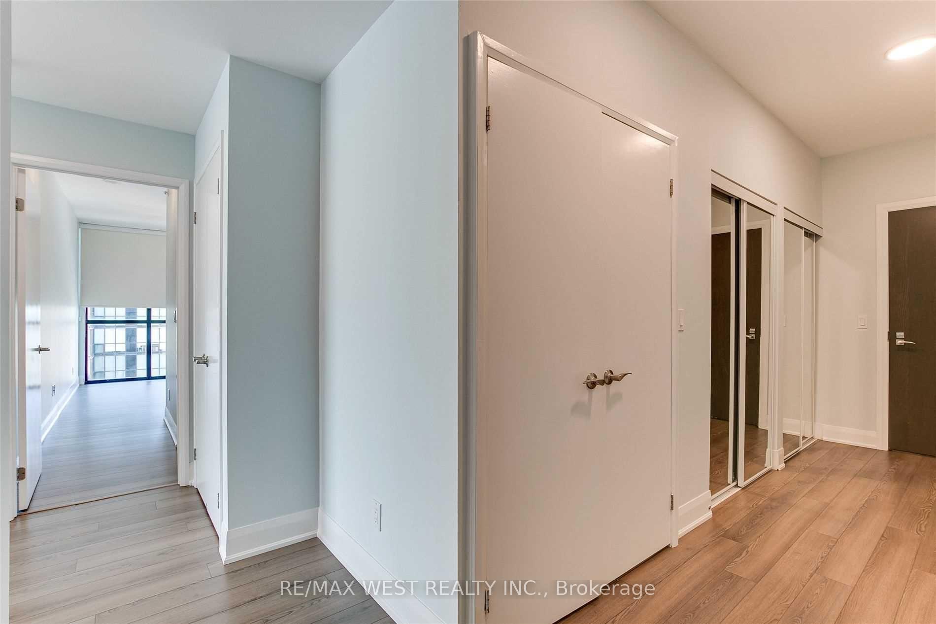 Photo 4 of Unit 3203, 2900 Highway 7, Vaughan, Concord — HOMEH