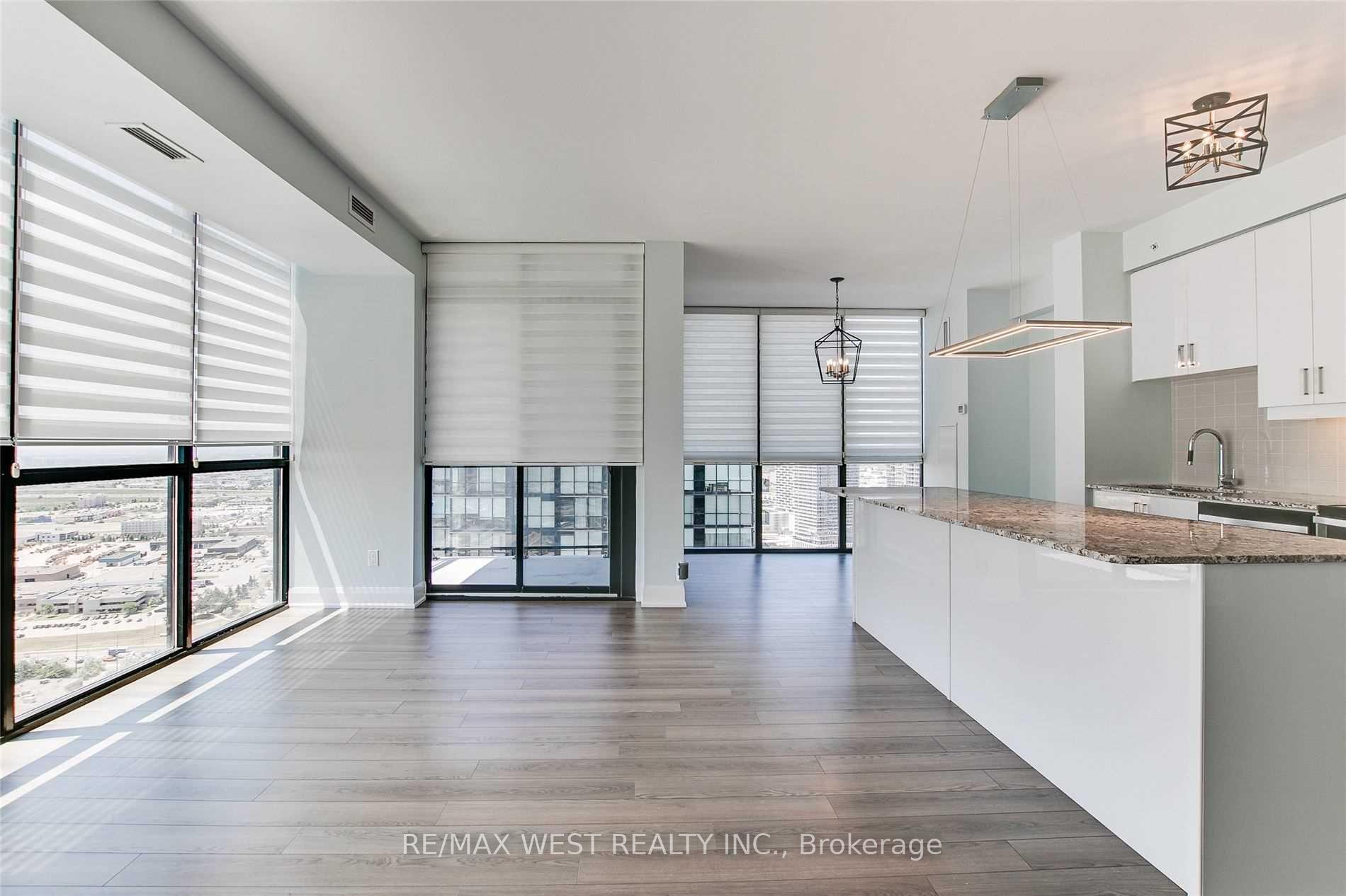 Photo 7 of Unit 3203, 2900 Highway 7, Vaughan, Concord — HOMEH