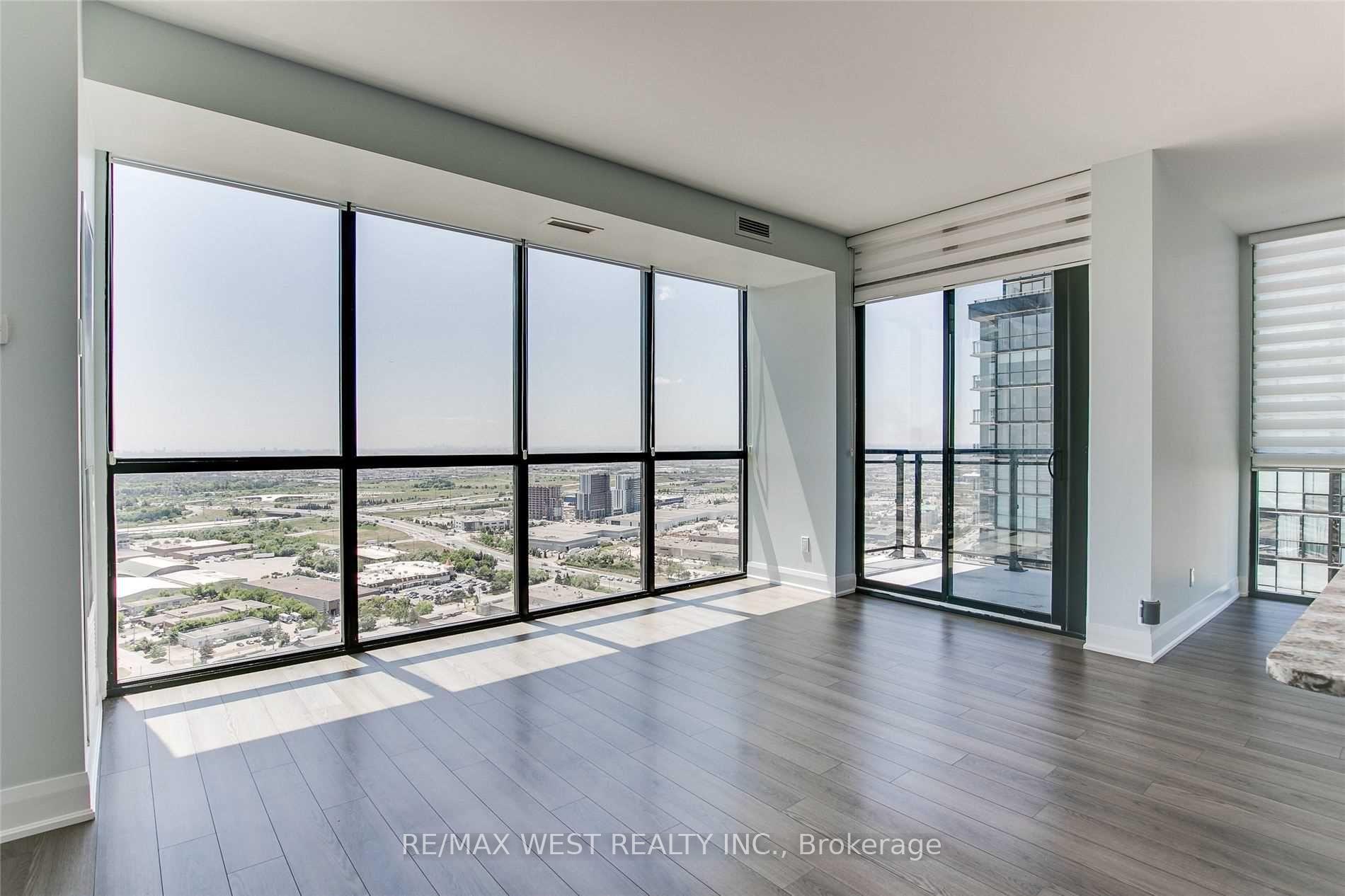 Photo 9 of Unit 3203, 2900 Highway 7, Vaughan, Concord — HOMEH