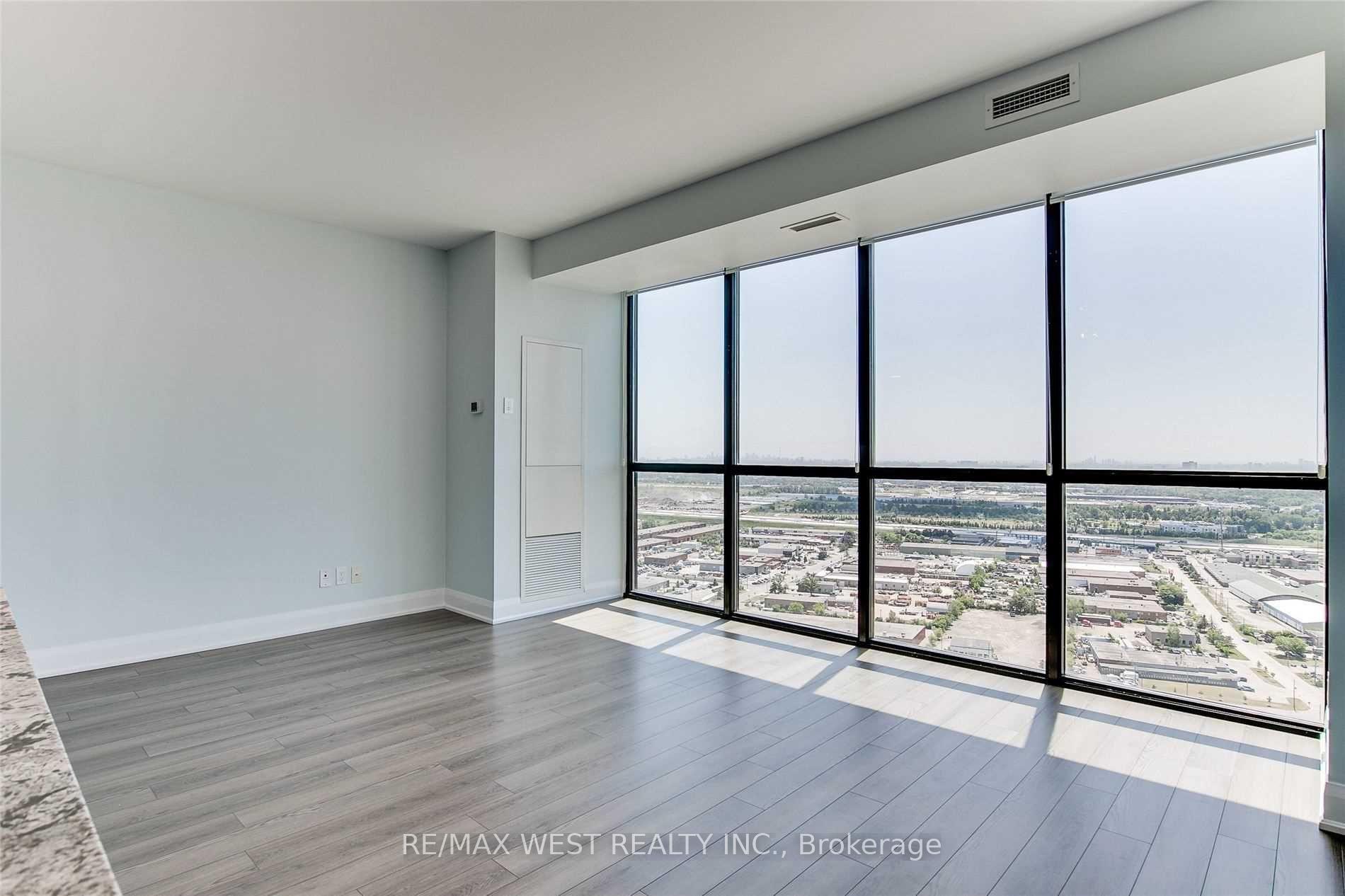 Photo 10 of Unit 3203, 2900 Highway 7, Vaughan, Concord — HOMEH