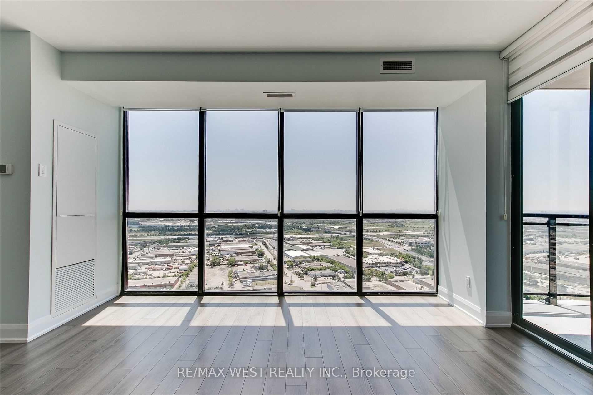 Photo 11 of Unit 3203, 2900 Highway 7, Vaughan, Concord — HOMEH