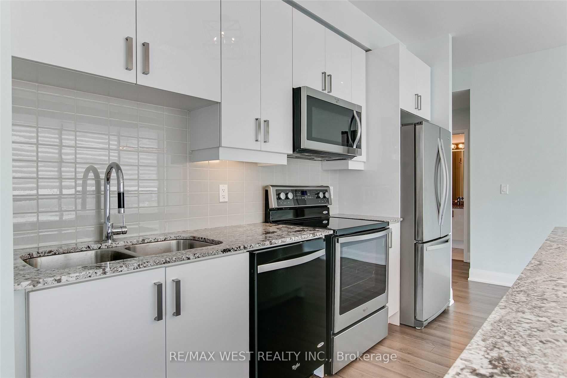 Photo 19 of Unit 3203, 2900 Highway 7, Vaughan, Concord — HOMEH