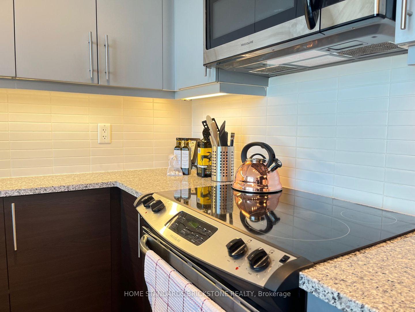 Photo 12 of Unit 1911, 83 Redpath Avenue, Toronto, Mount Pleasant West — HOMEH