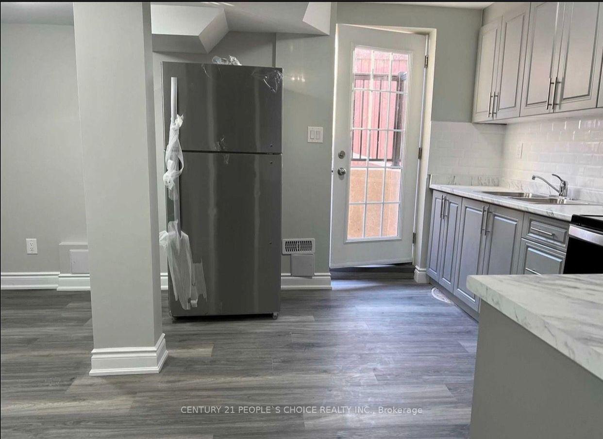 Photo 4 of Unit Bsmt, 23 Travis Crescent, Brampton, Fletcher's Meadow — HOMEH